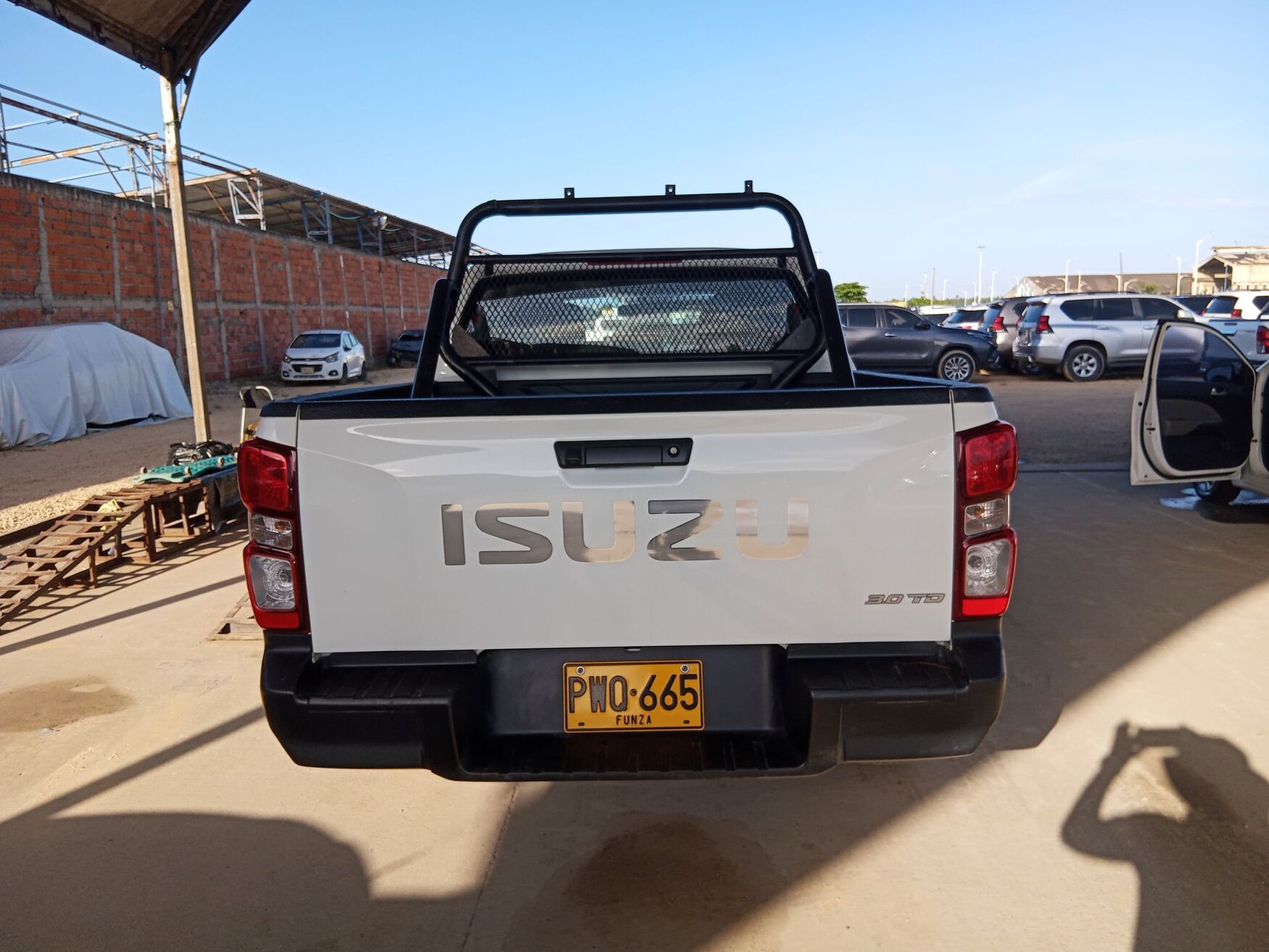 ISUZU FORCE 2025