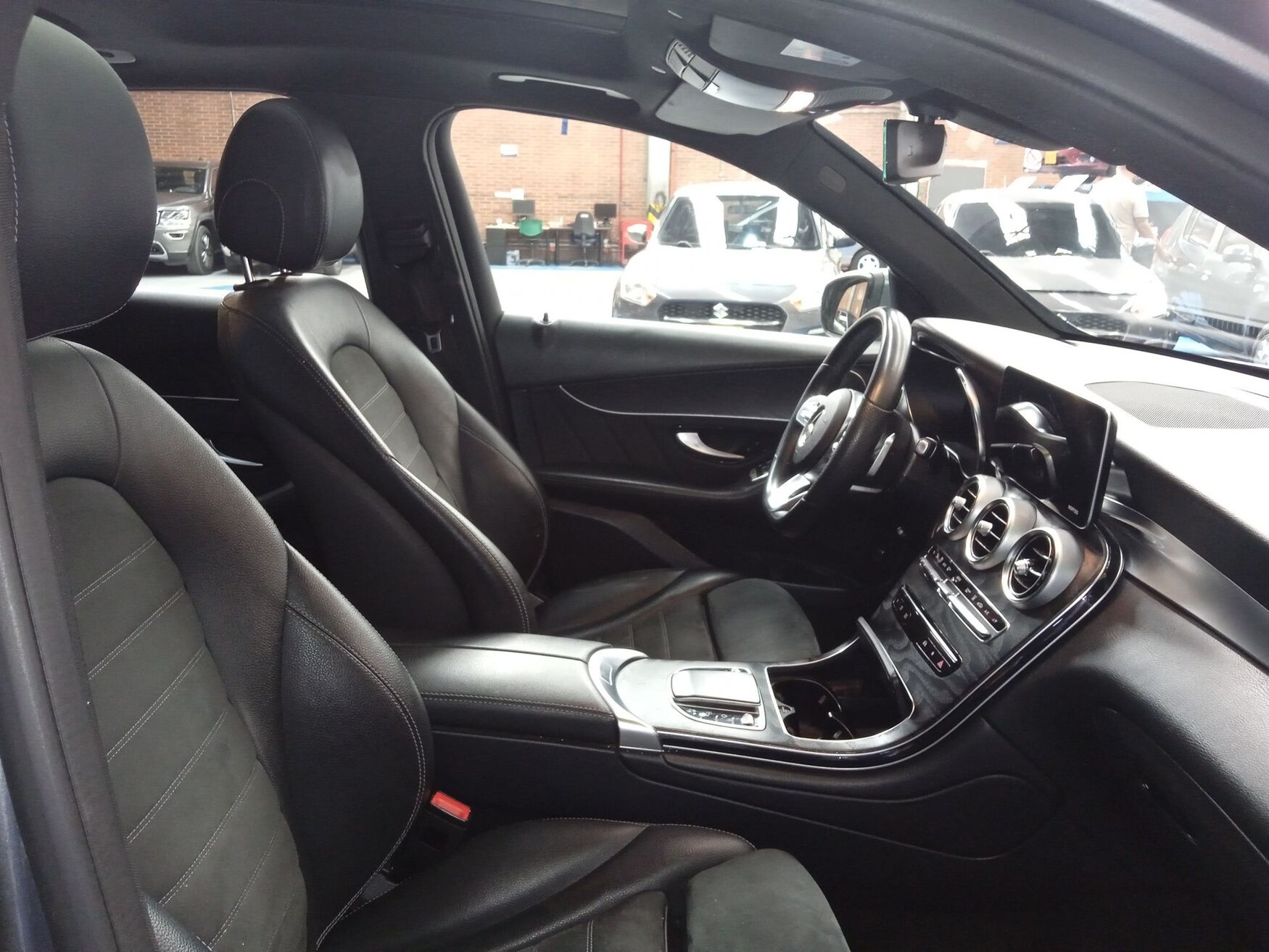 MERCEDES-BENZ GLC300E 2022