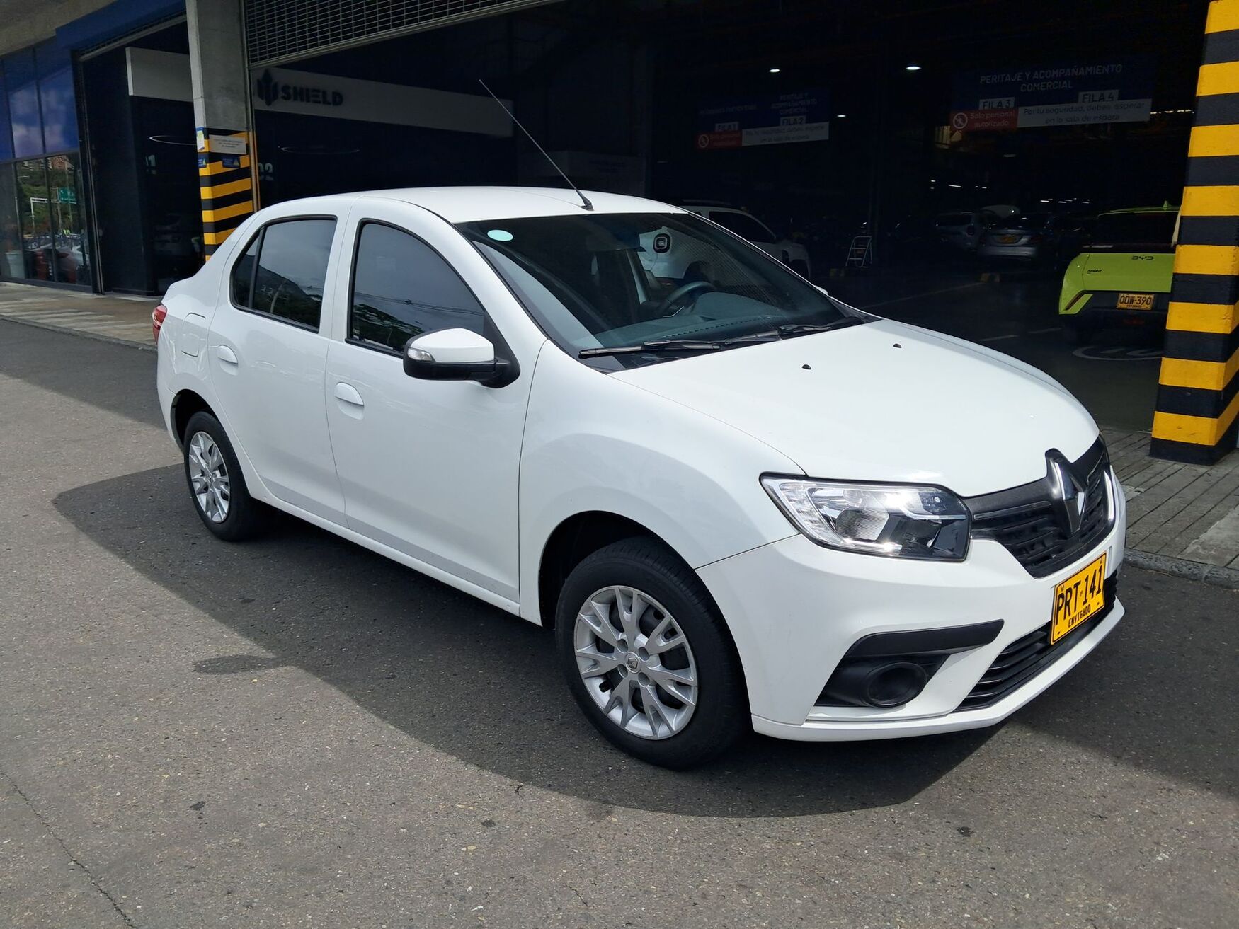 RENAULT LOGAN 2026