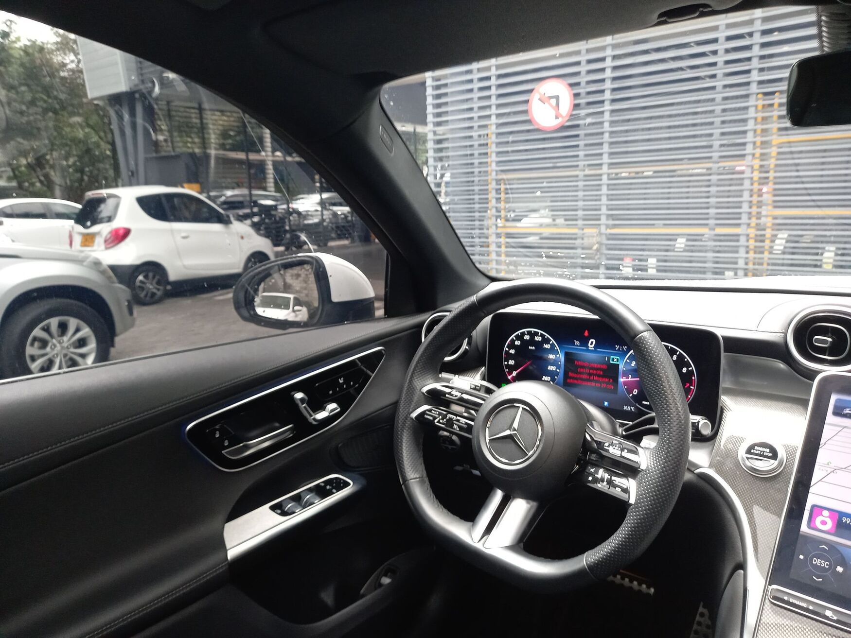MERCEDES-BENZ GLC 300 2024