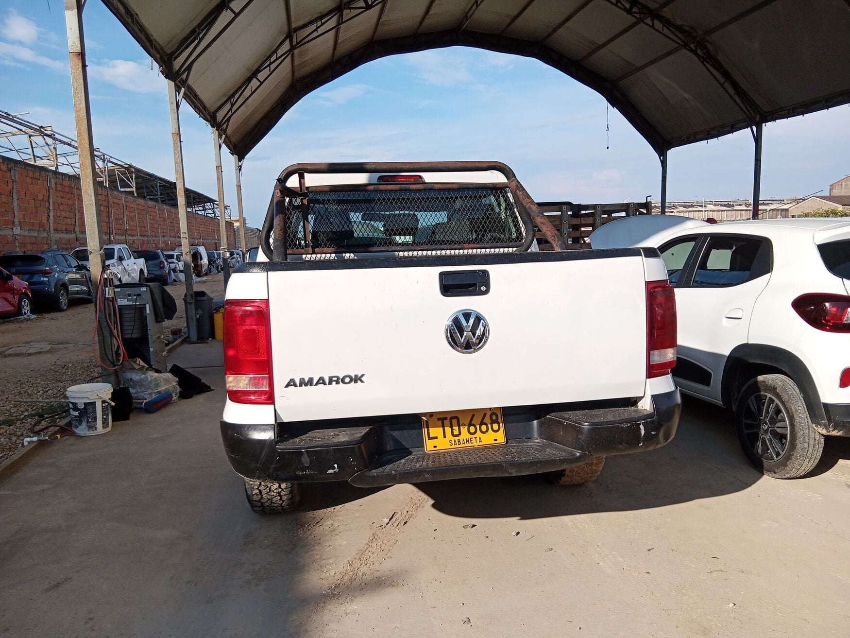 VOLKSWAGEN AMAROK 2023