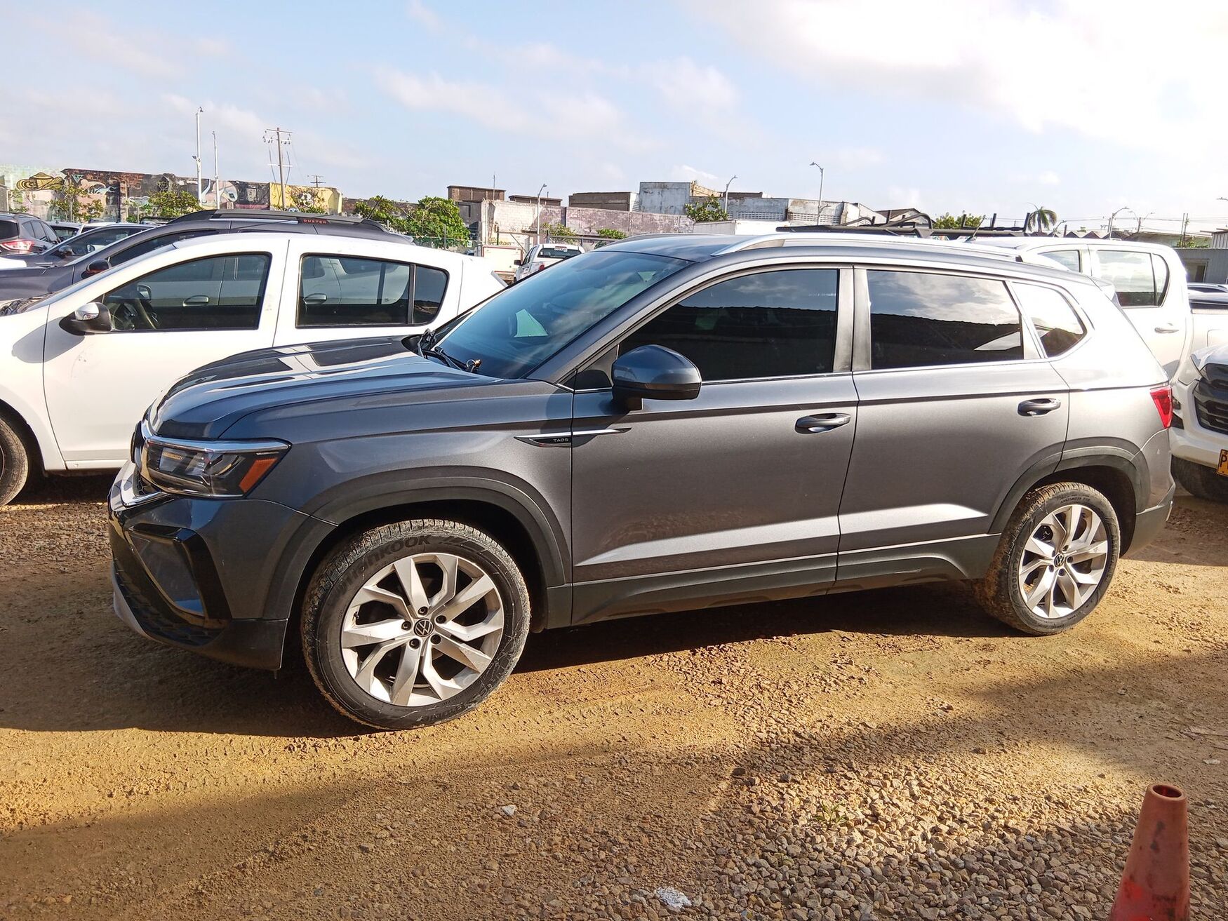 VOLKSWAGEN TAOS 2024