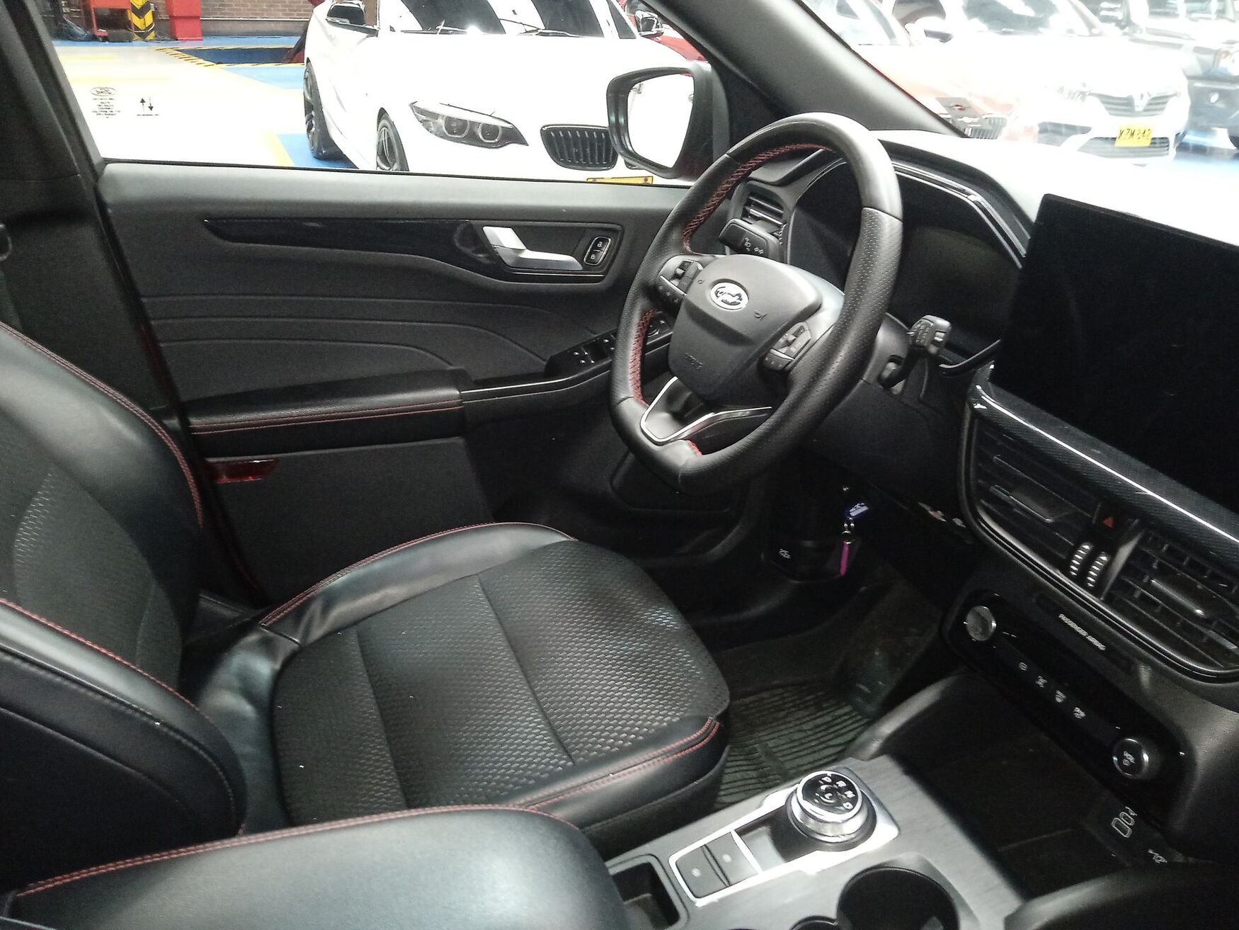FORD ESCAPE 2024