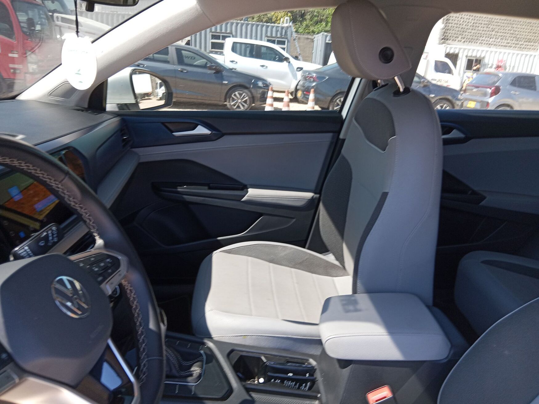 VOLKSWAGEN TAOS 2024