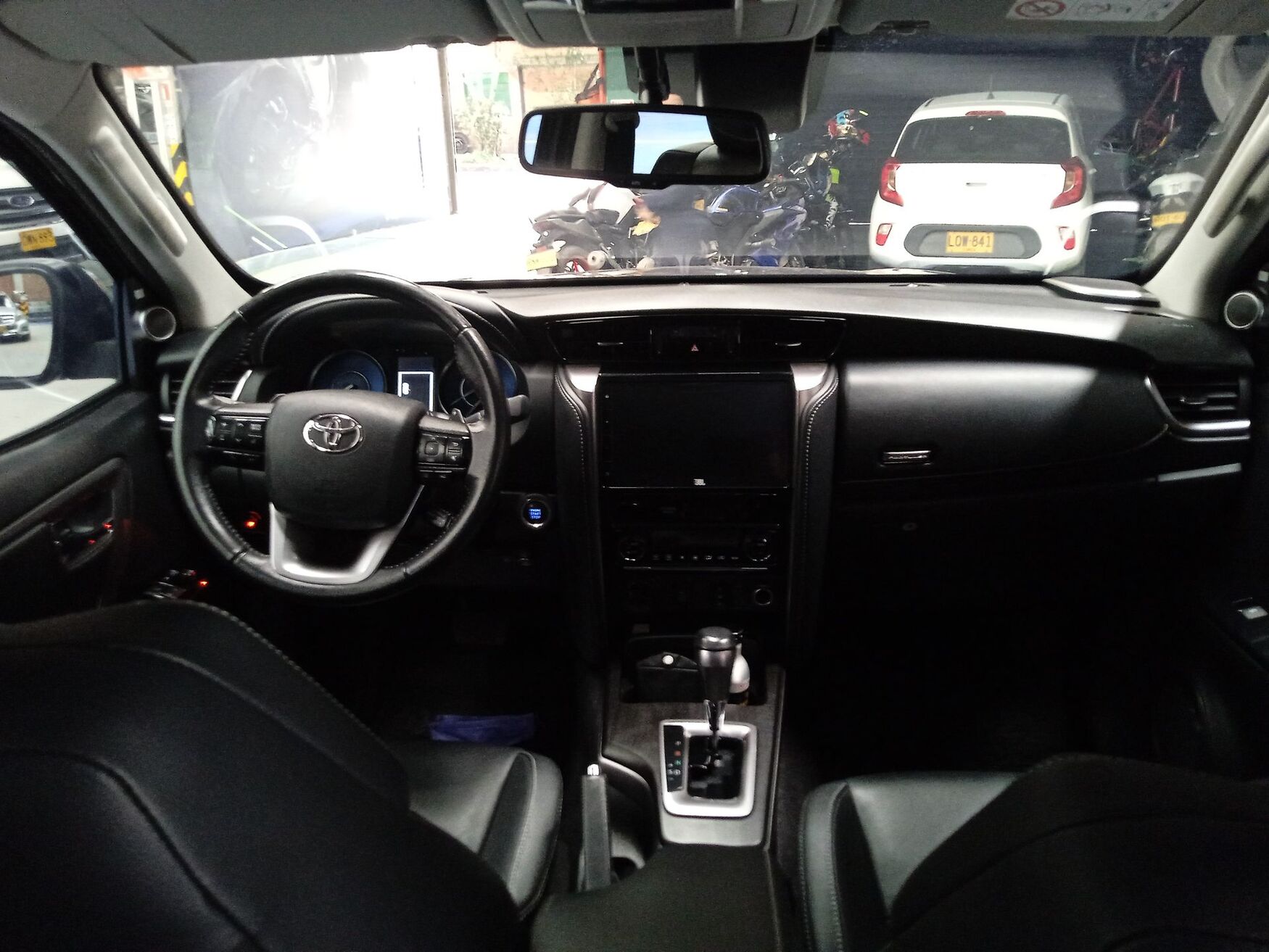 TOYOTA FORTUNER 2023