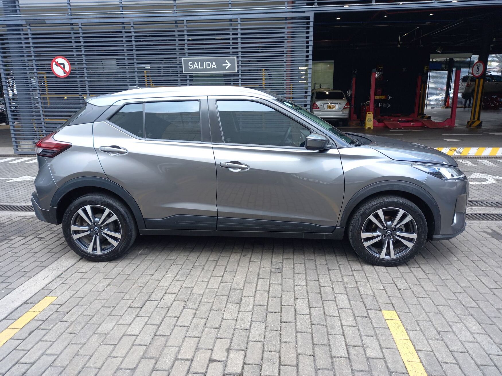 NISSAN KICKS 2026