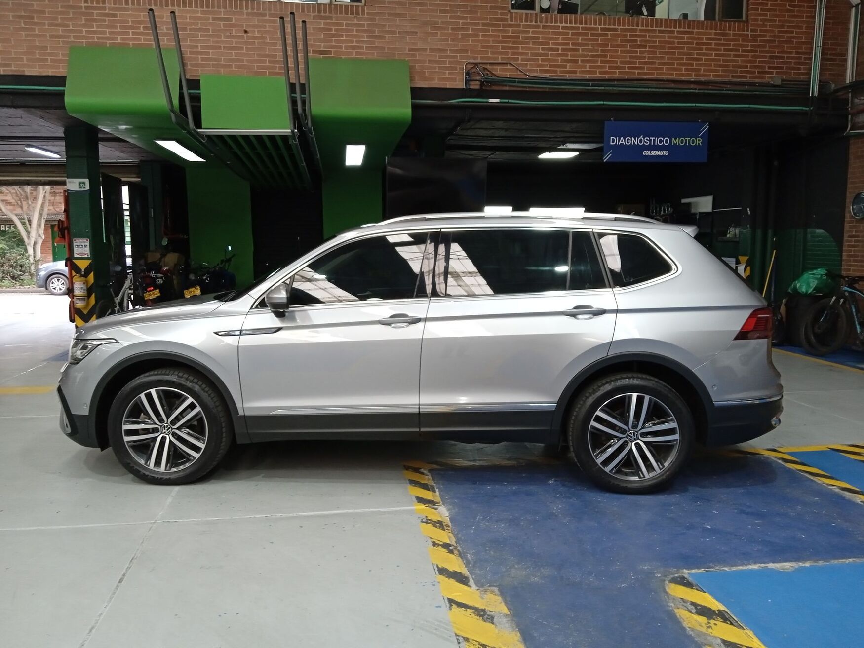 VOLKSWAGEN TIGUAN 2023