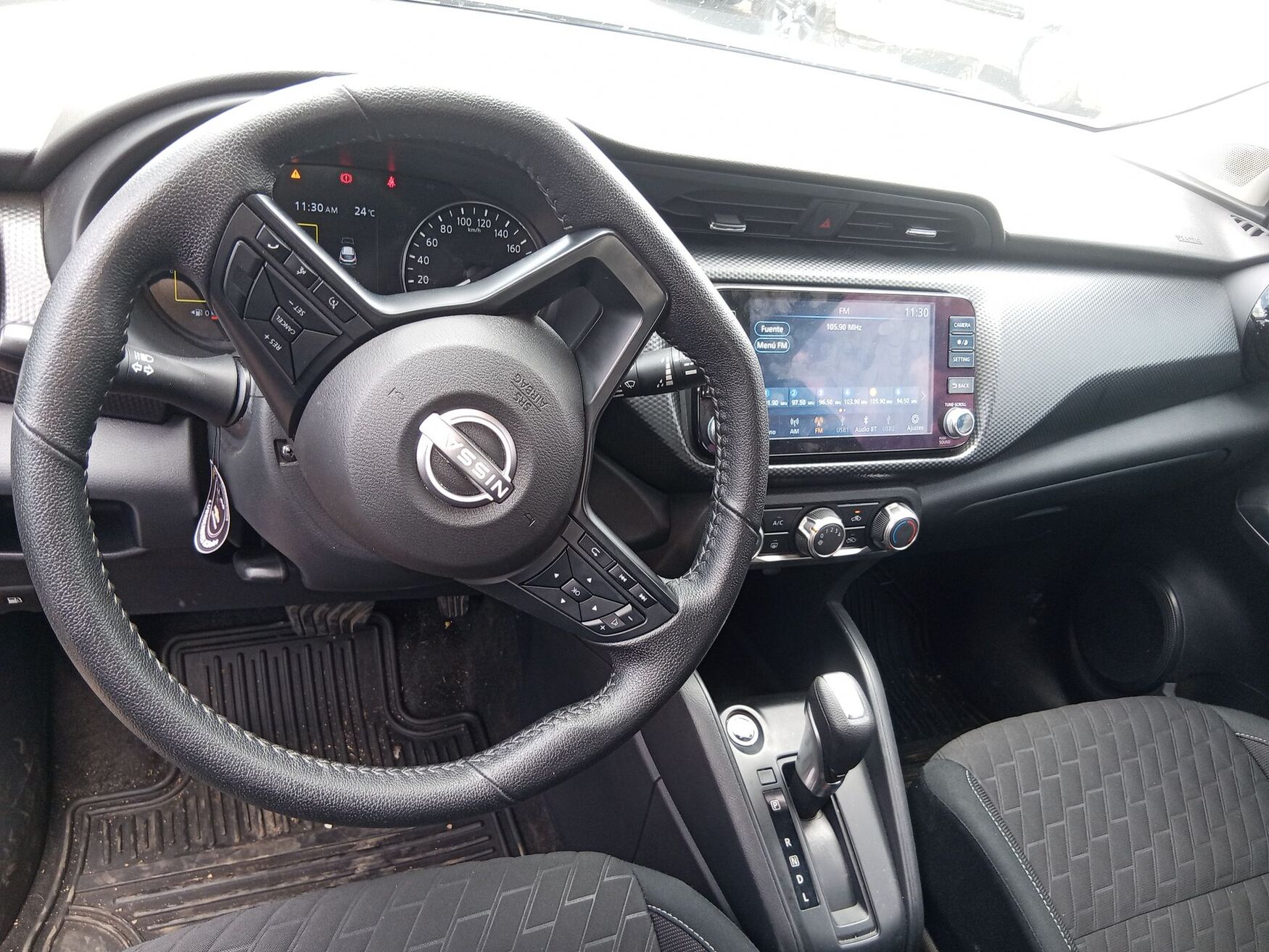 NISSAN KICKS 2026