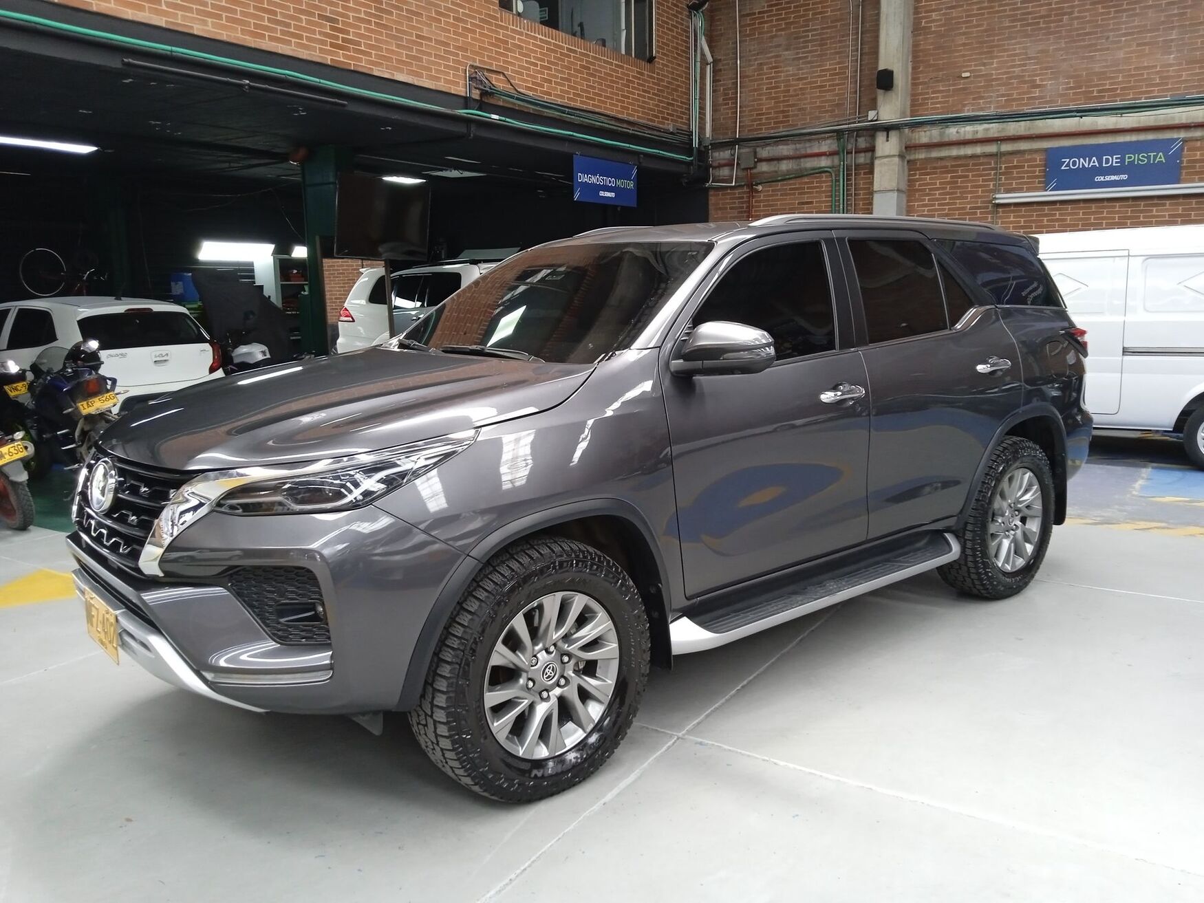 TOYOTA FORTUNER 2023