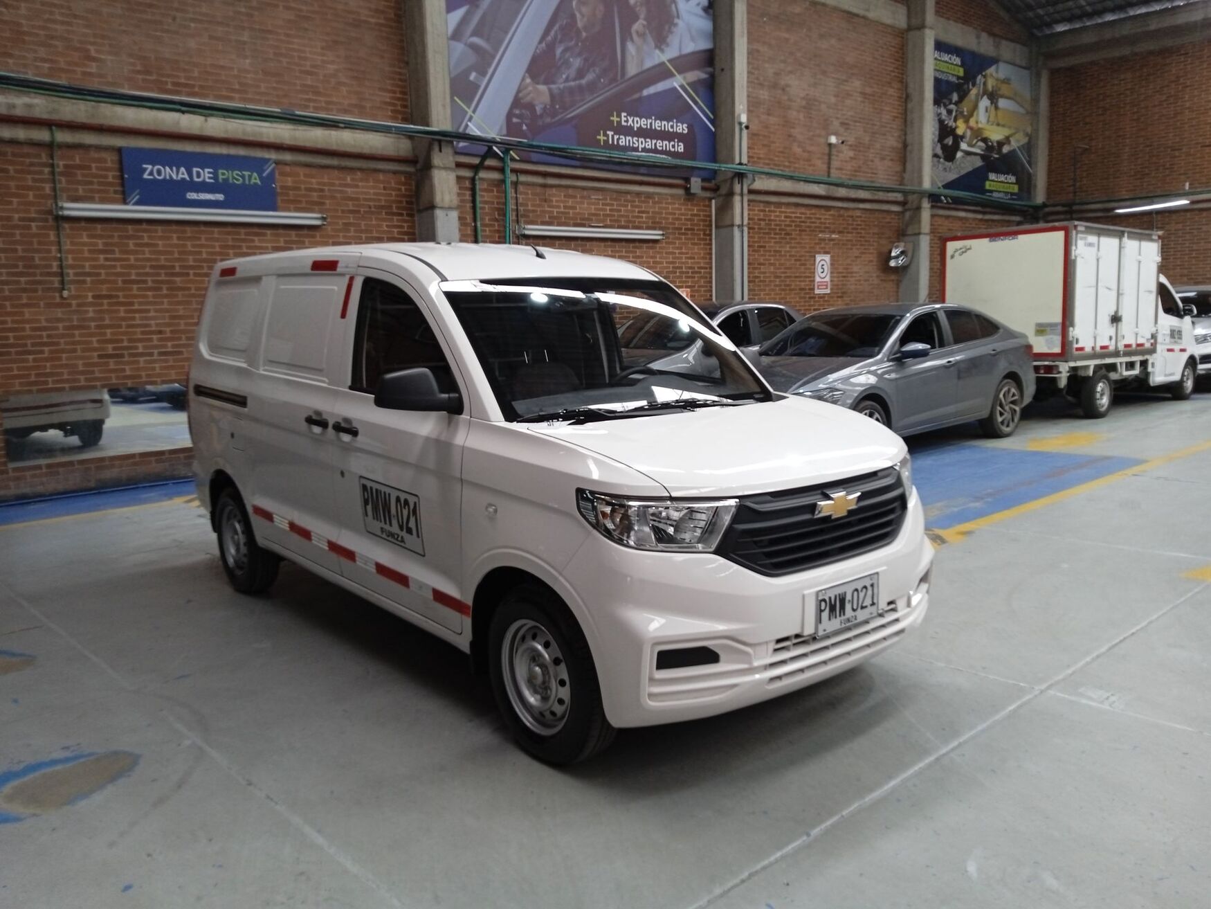 CHEVROLET N400 2025
