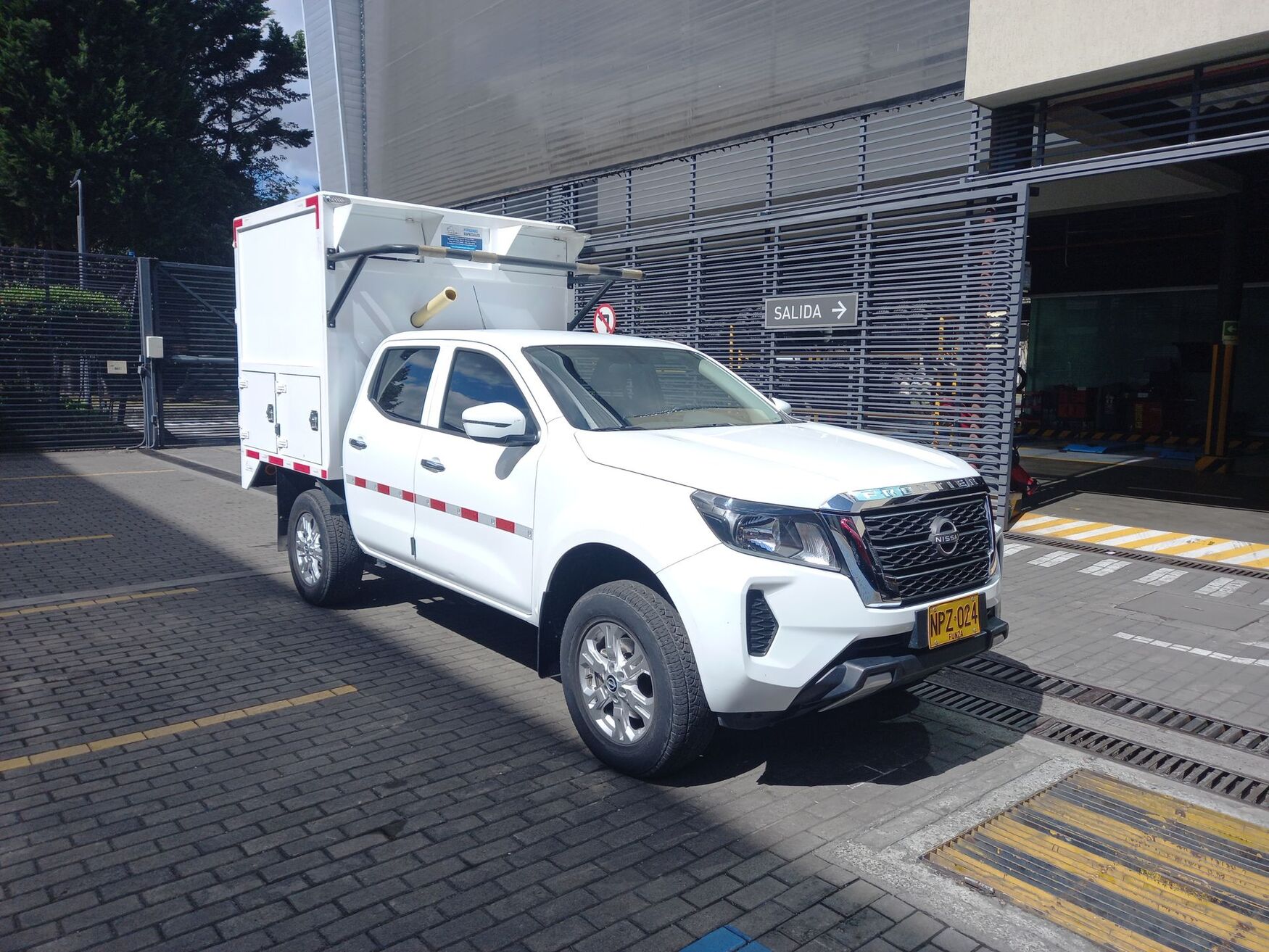 NISSAN FRONTIER 2025