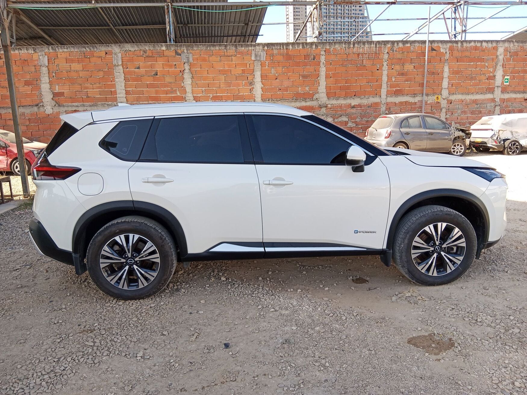 NISSAN X-TRAIL 2025