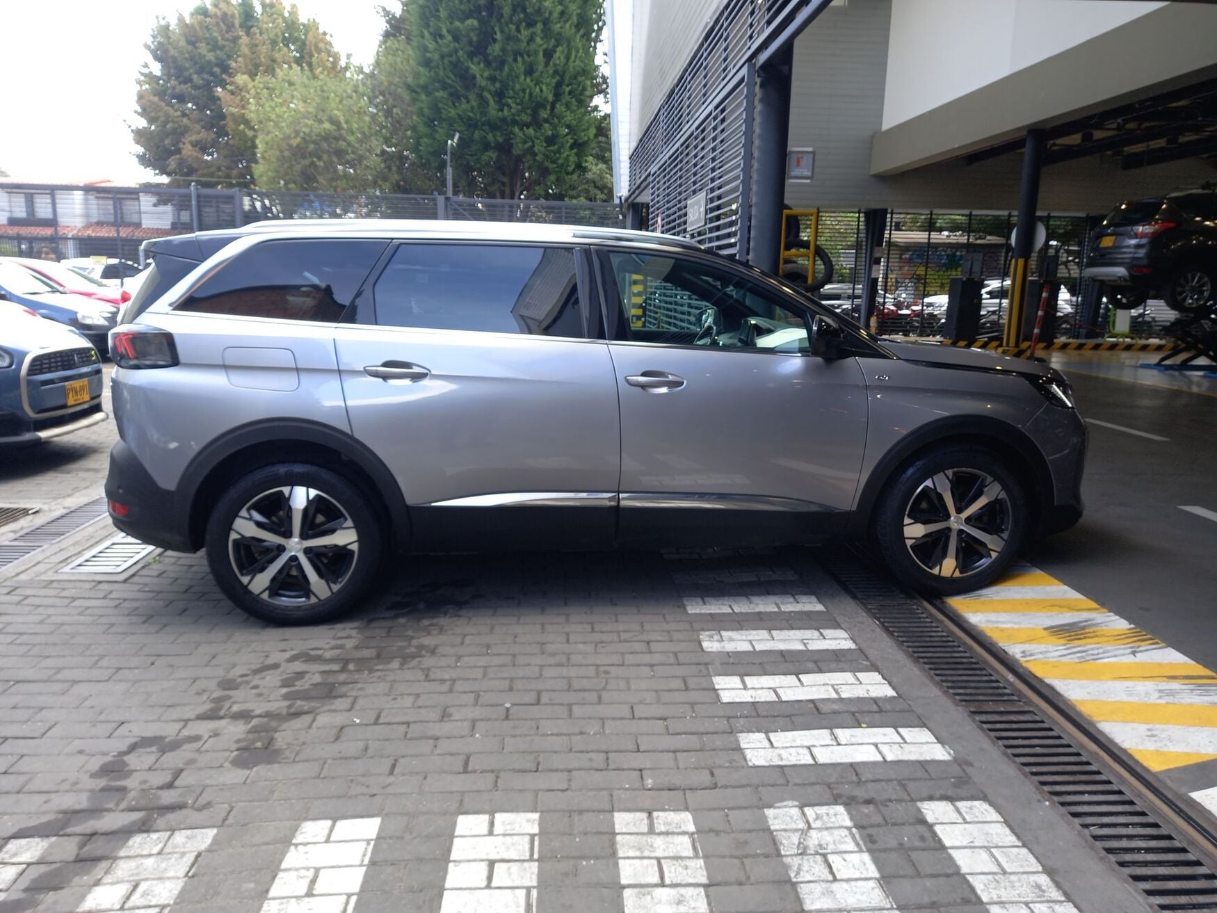 PEUGEOT 5008 2024