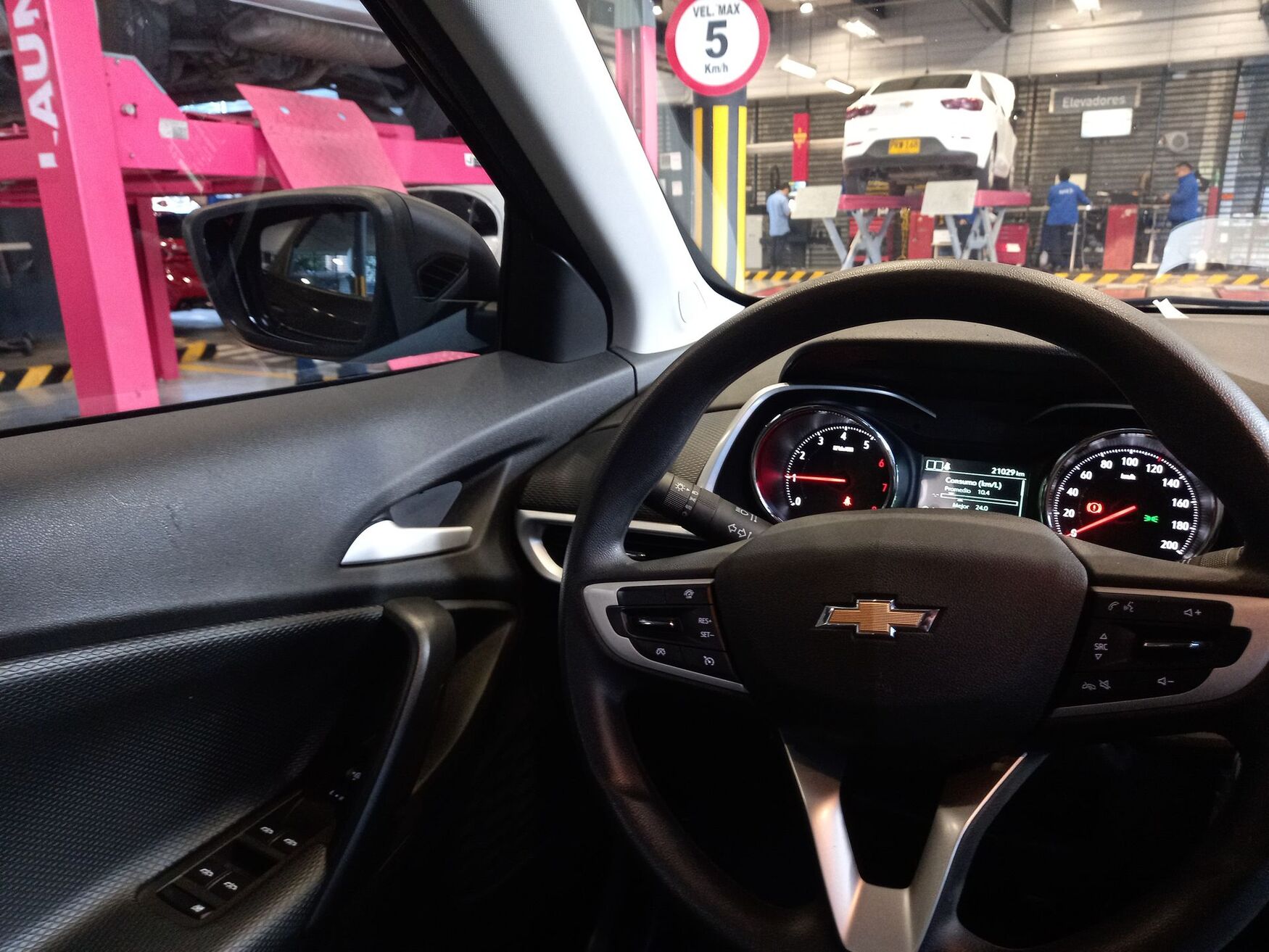 CHEVROLET TRACKER 2025