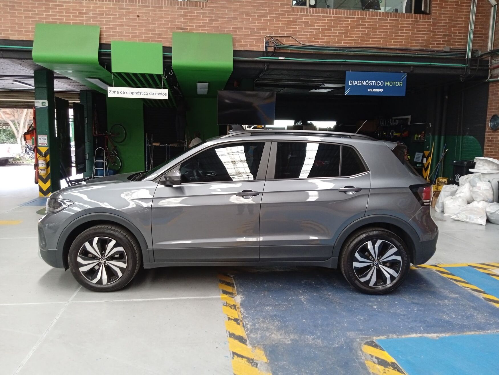 VOLKSWAGEN T-CROSS 2025