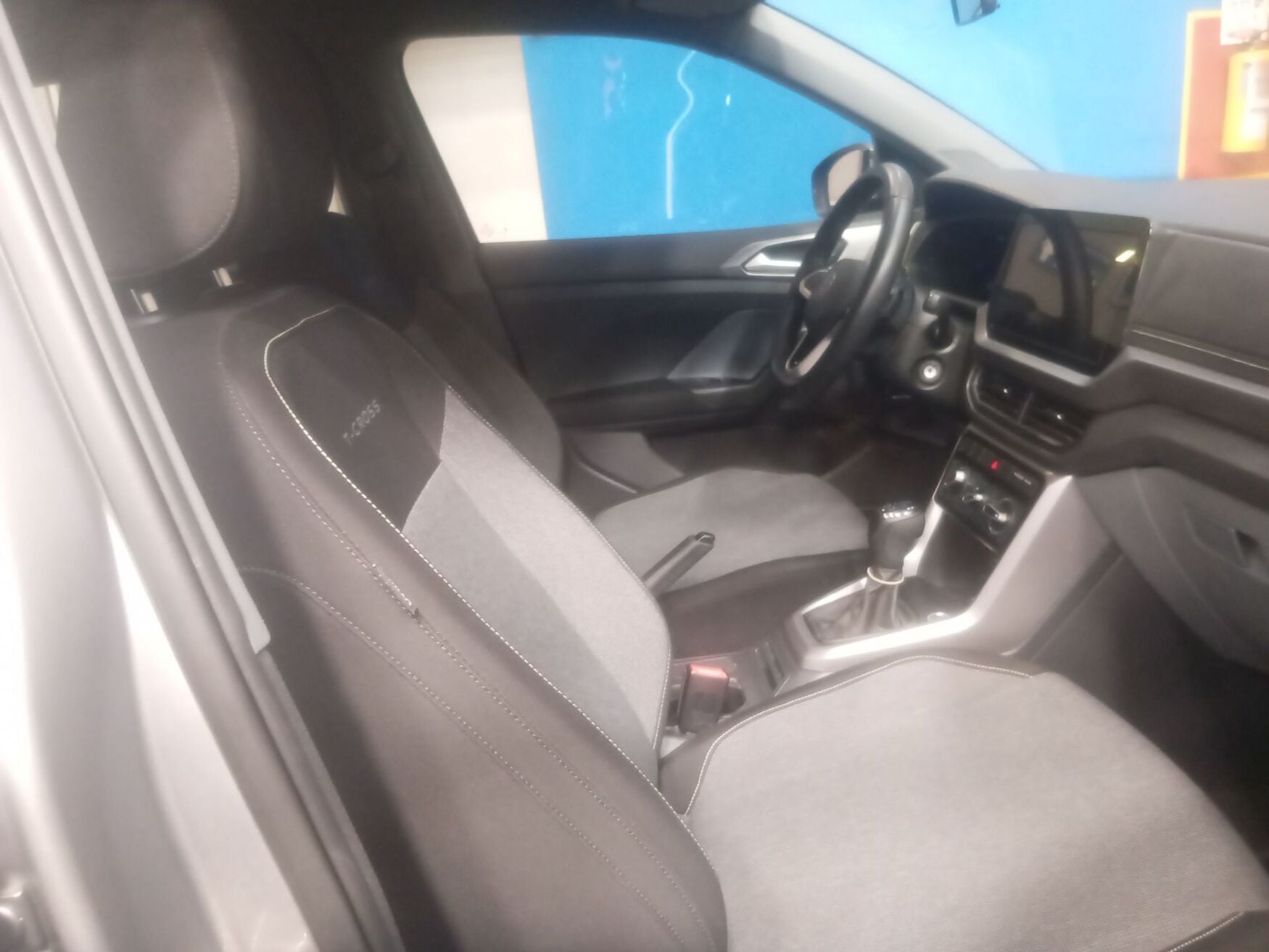 VOLKSWAGEN T-CROSS 2025