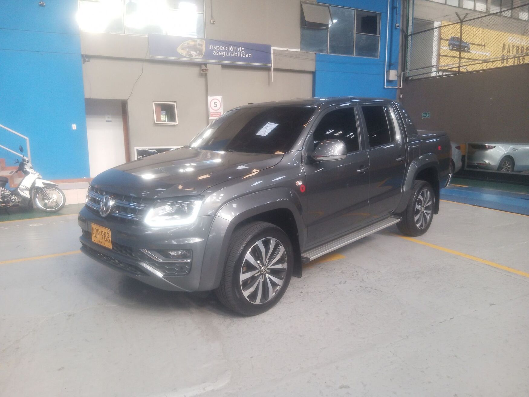 VOLKSWAGEN AMAROK 2021