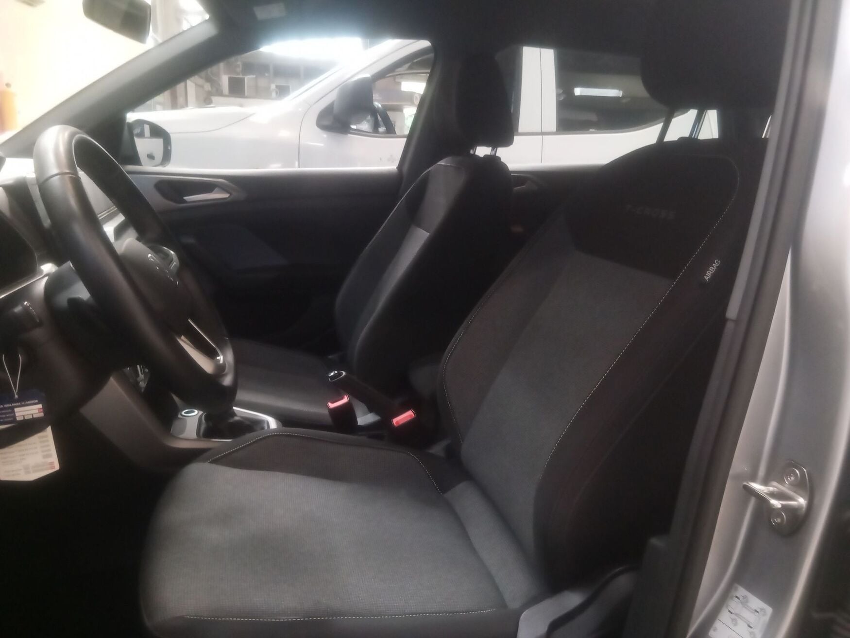 VOLKSWAGEN T-CROSS 2025