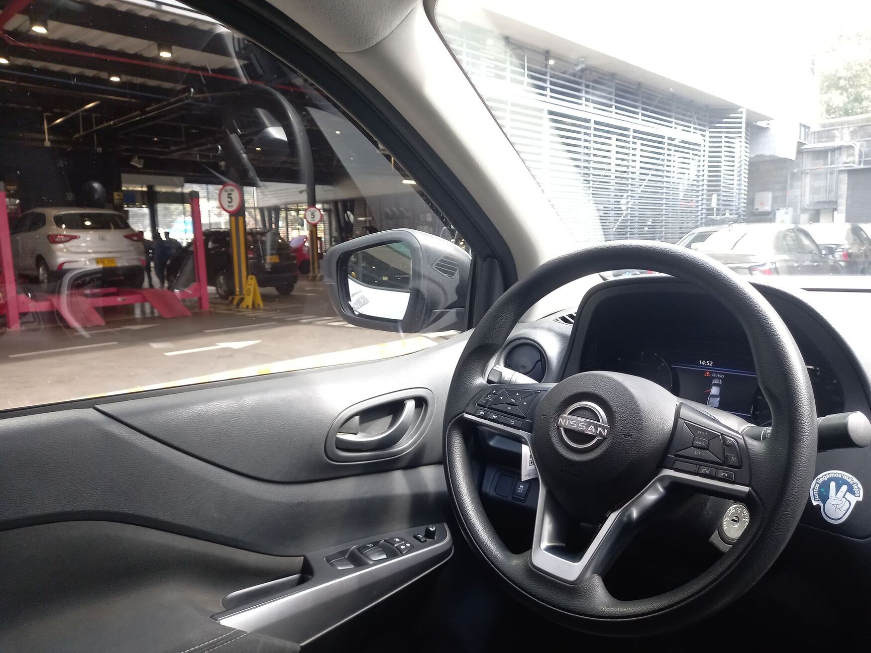 NISSAN FRONTIER 2025
