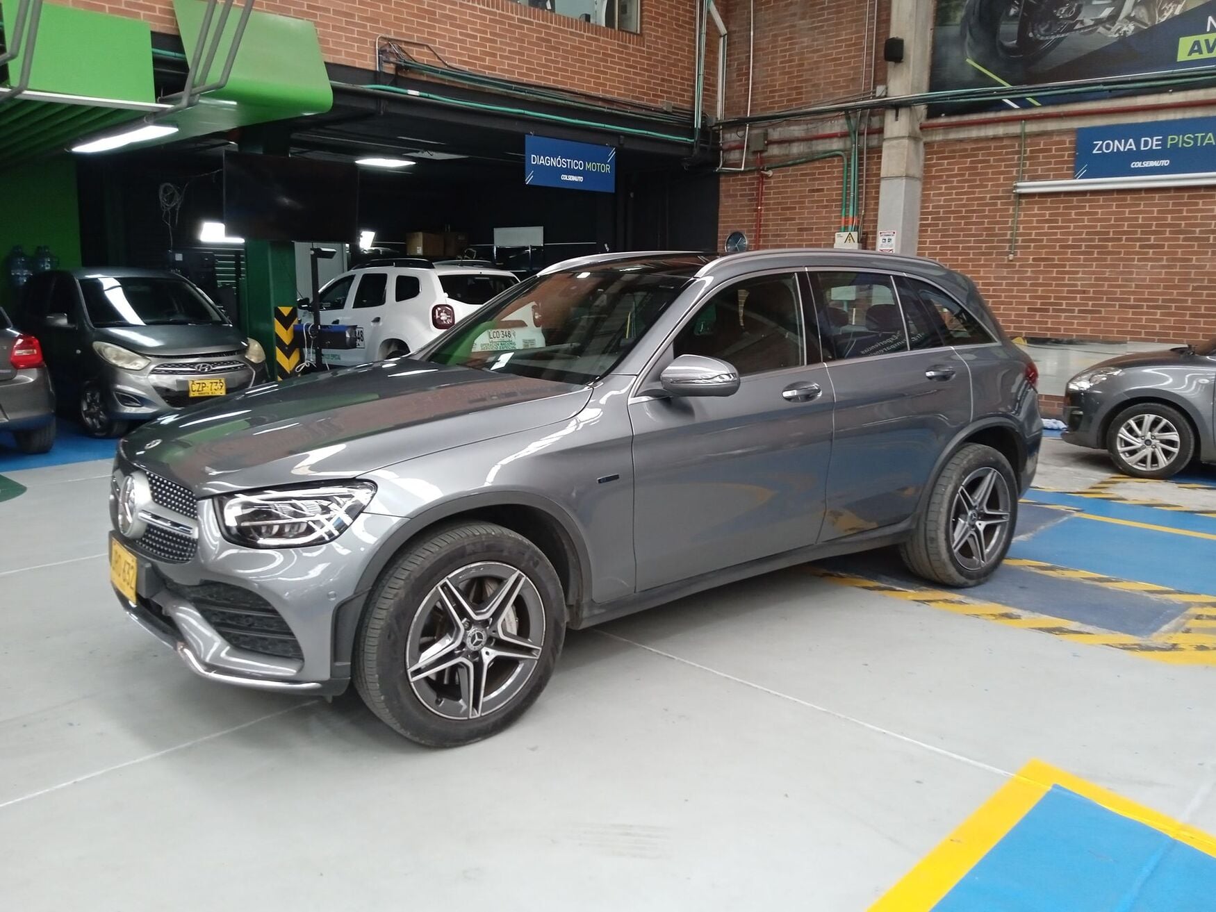 MERCEDES-BENZ GLC300E 2022