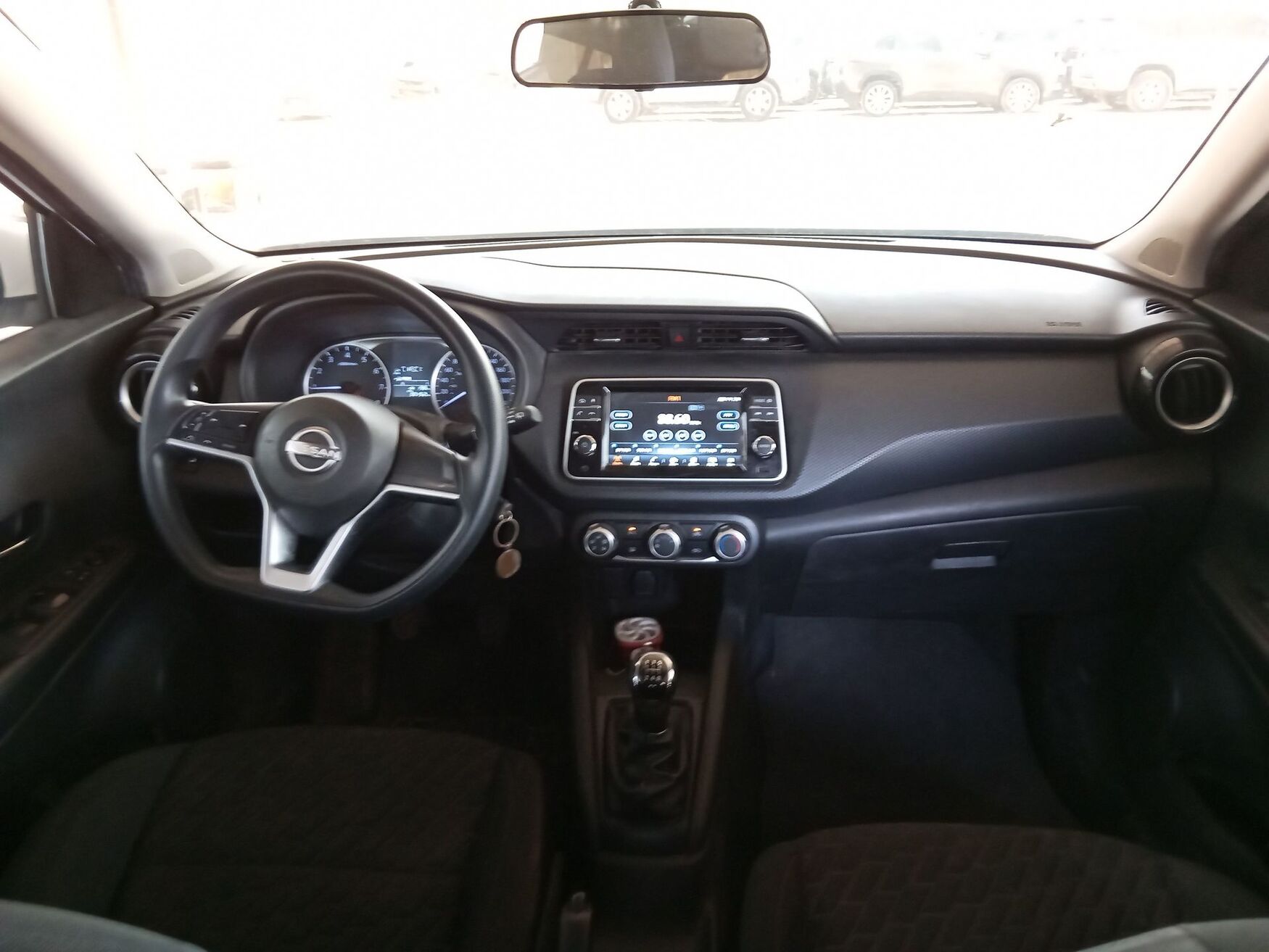 NISSAN KICKS 2023