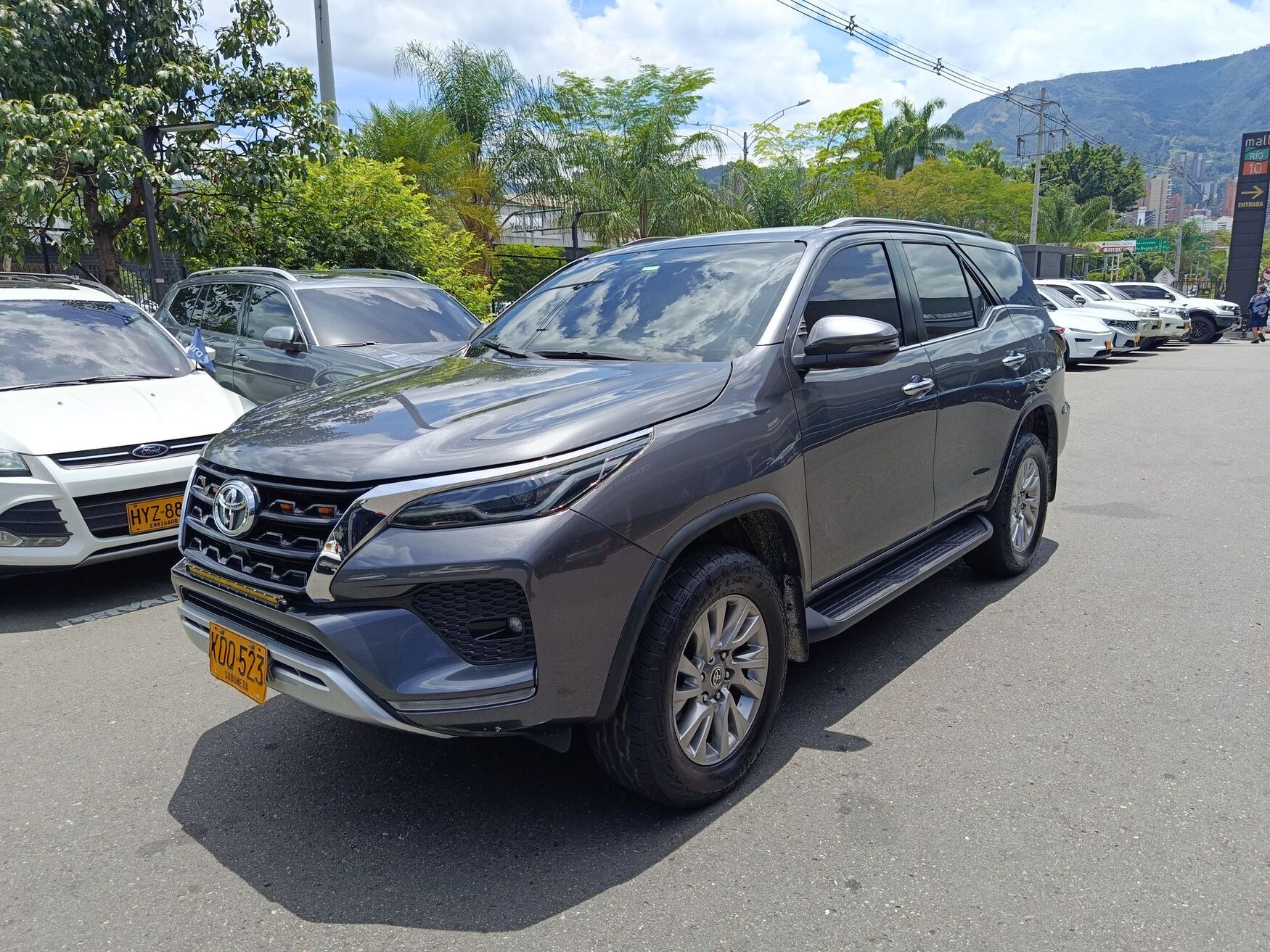 TOYOTA FORTUNER 2021