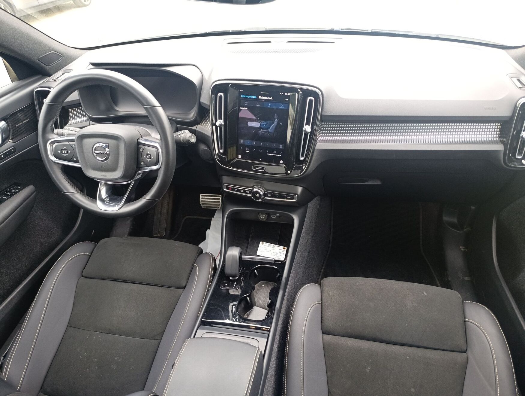 VOLVO XC40 2022