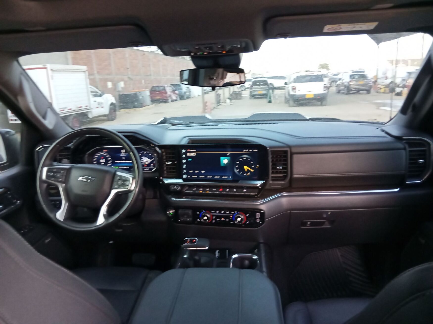 CHEVROLET SILVERADO 2025