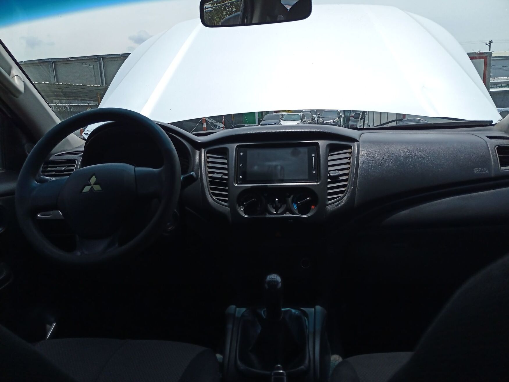 MITSUBISHI L200 2023