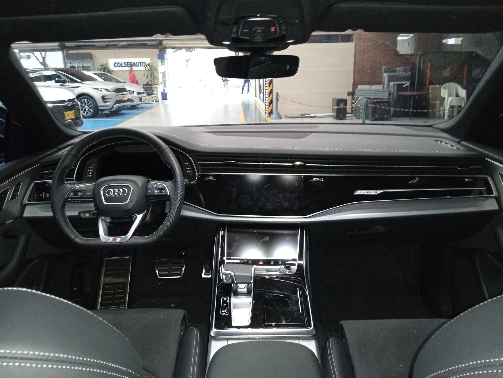 AUDI Q8 2025
