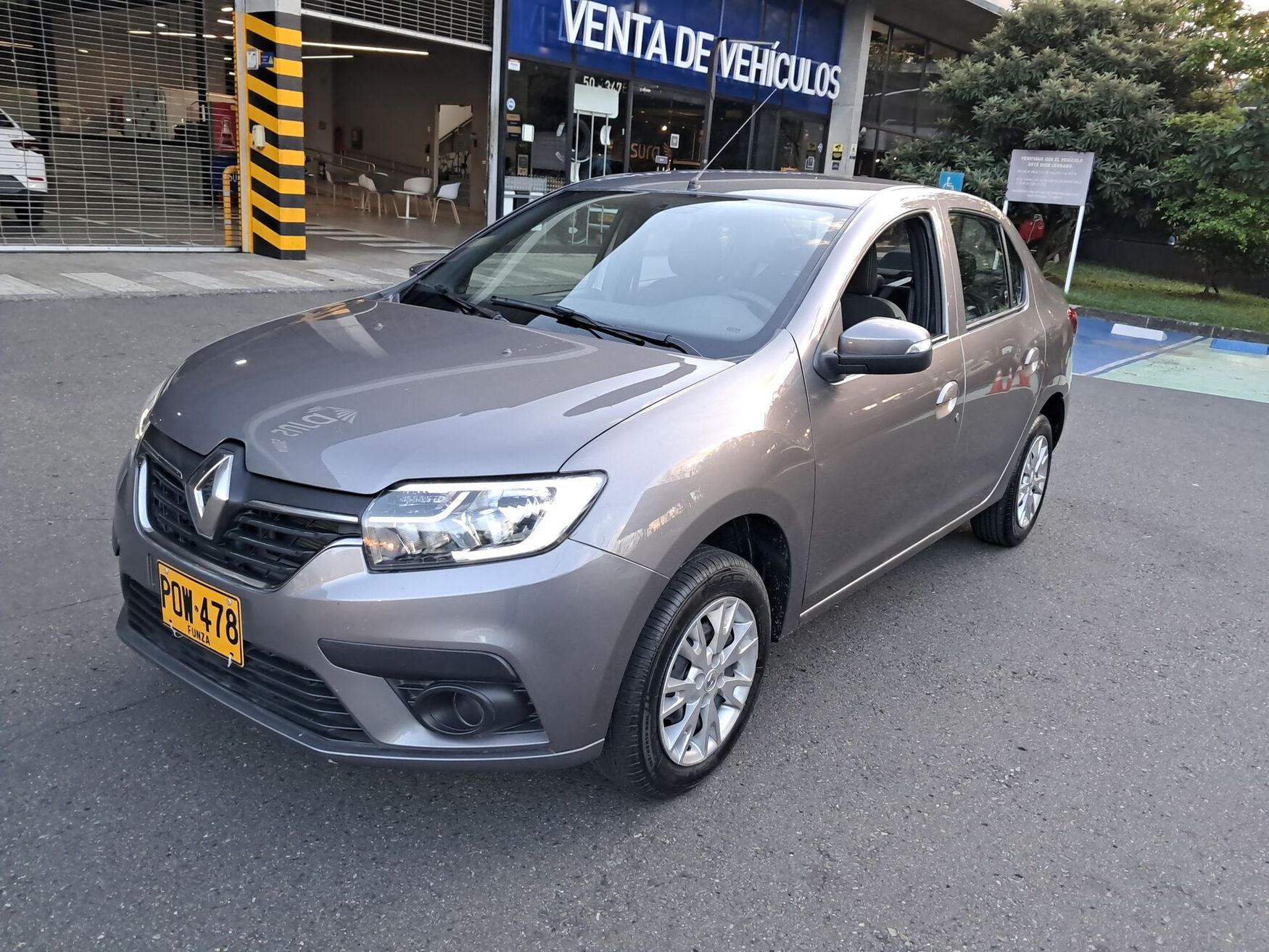 RENAULT LOGAN 2026