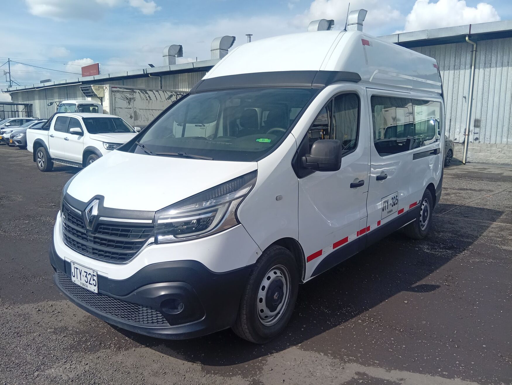 RENAULT TRAFIC 2021
