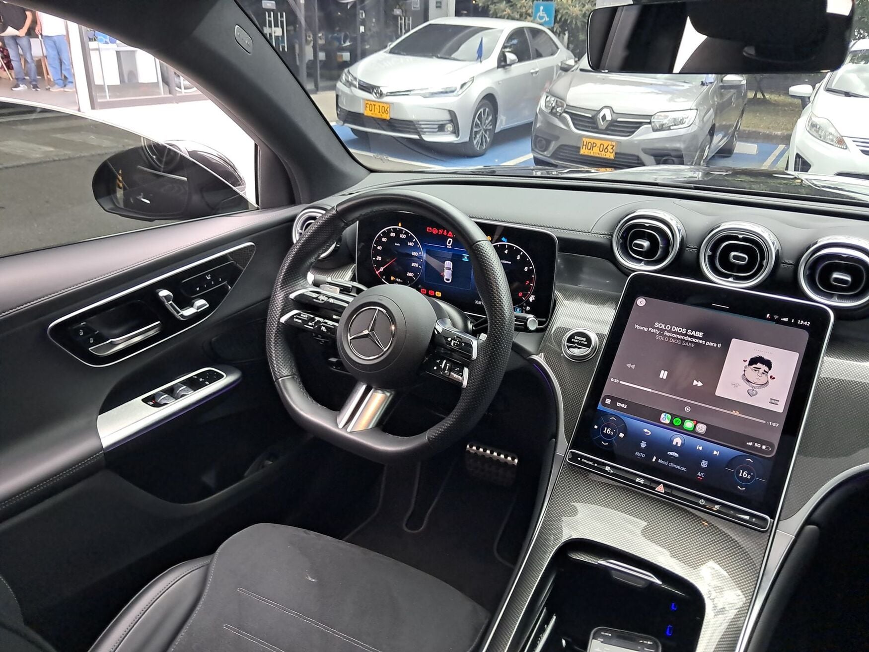 MERCEDES-BENZ GLC300 2026