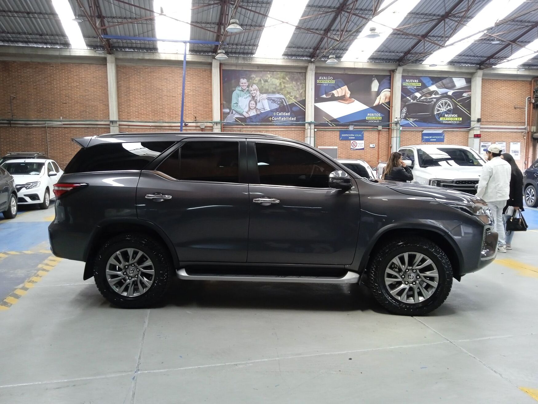 TOYOTA FORTUNER 2023