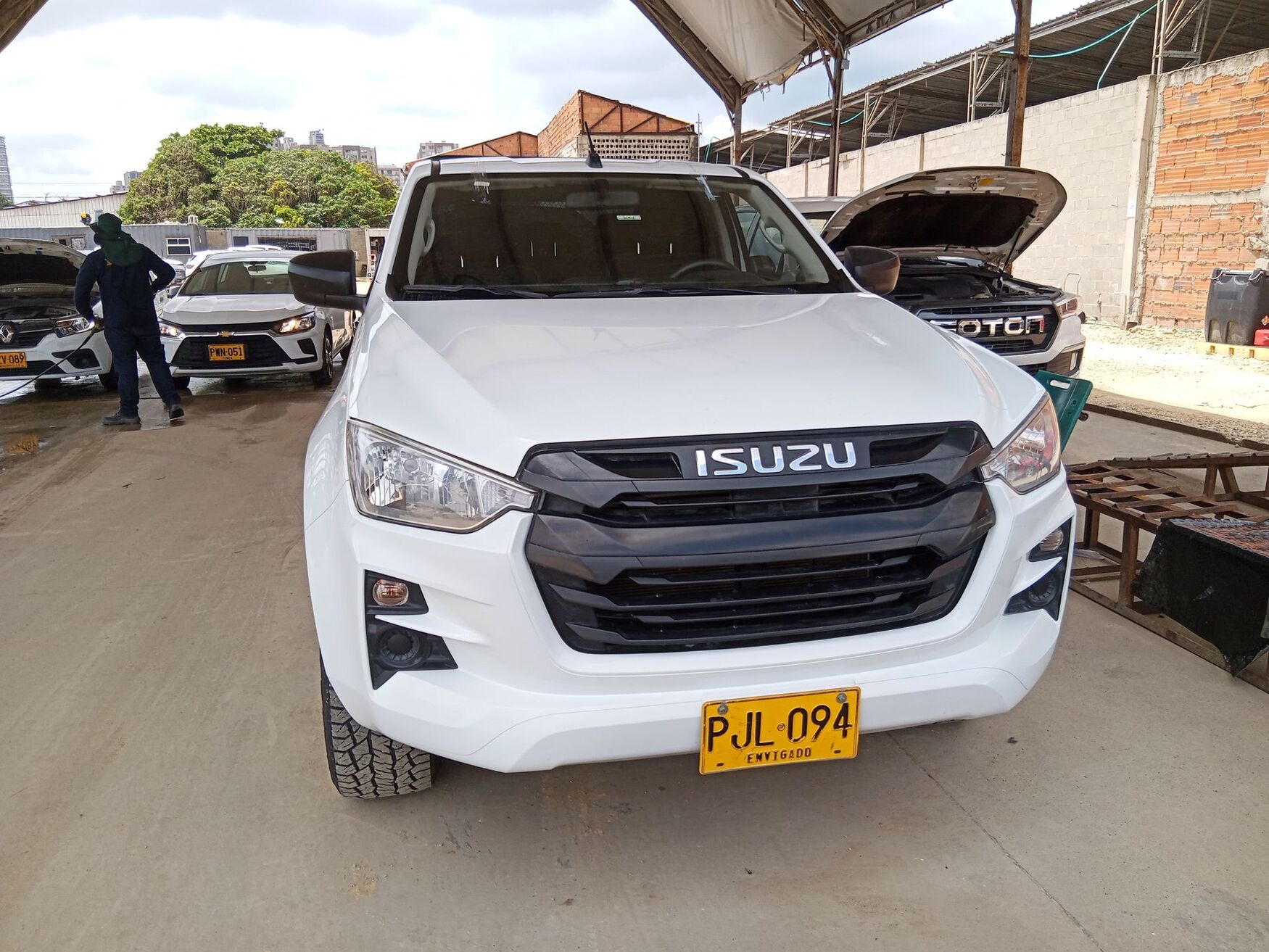 ISUZU FORCE 2025