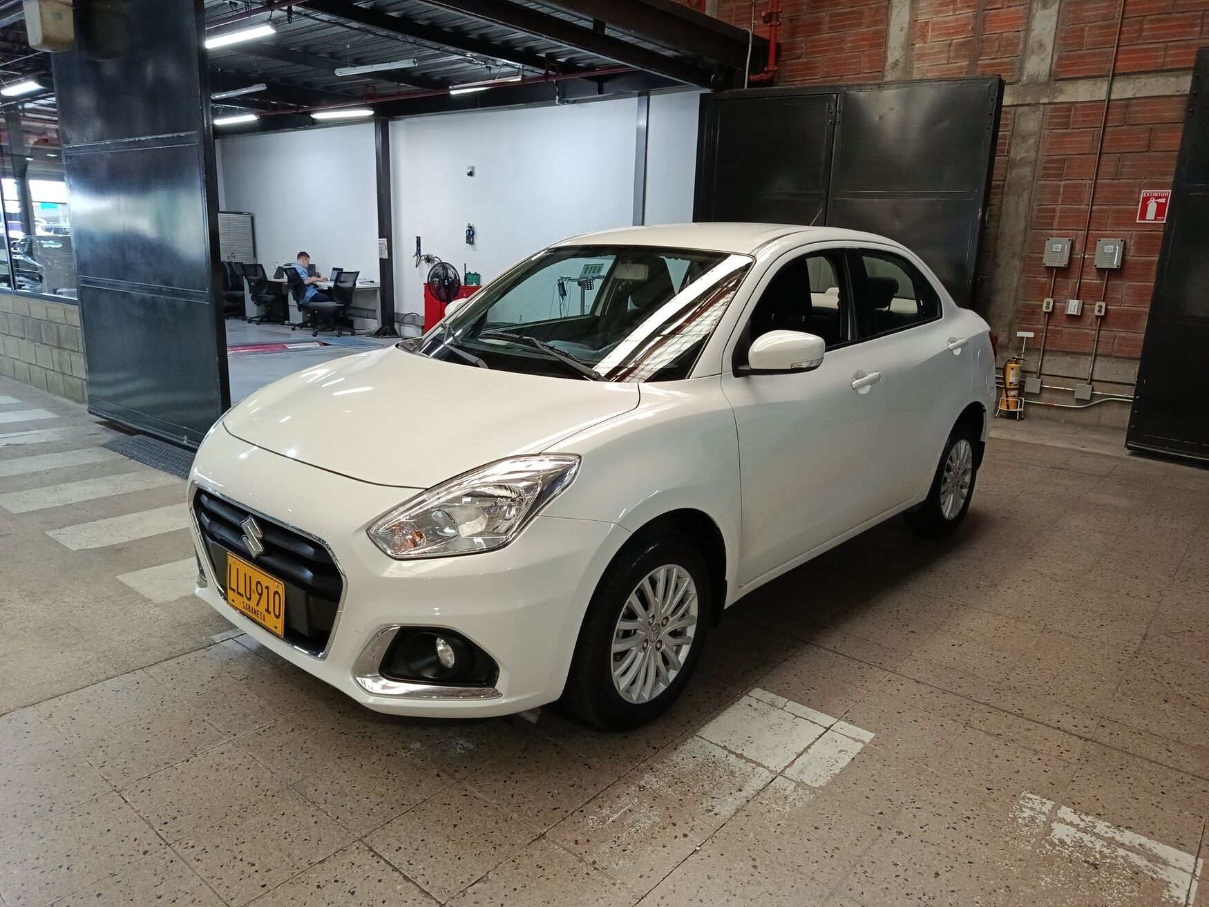SUZUKI SWIFT 2023