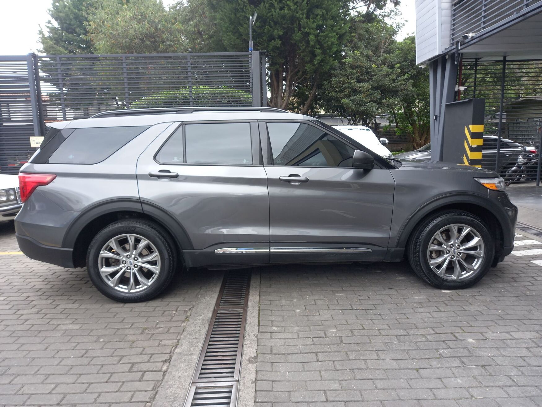 FORD EXPLORER 2023