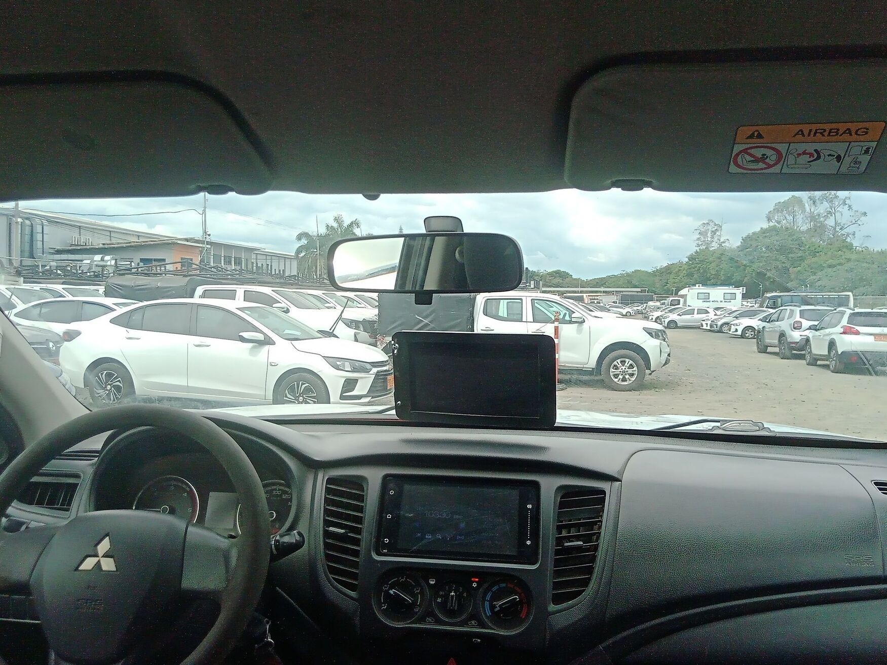 MITSUBISHI L200 2023