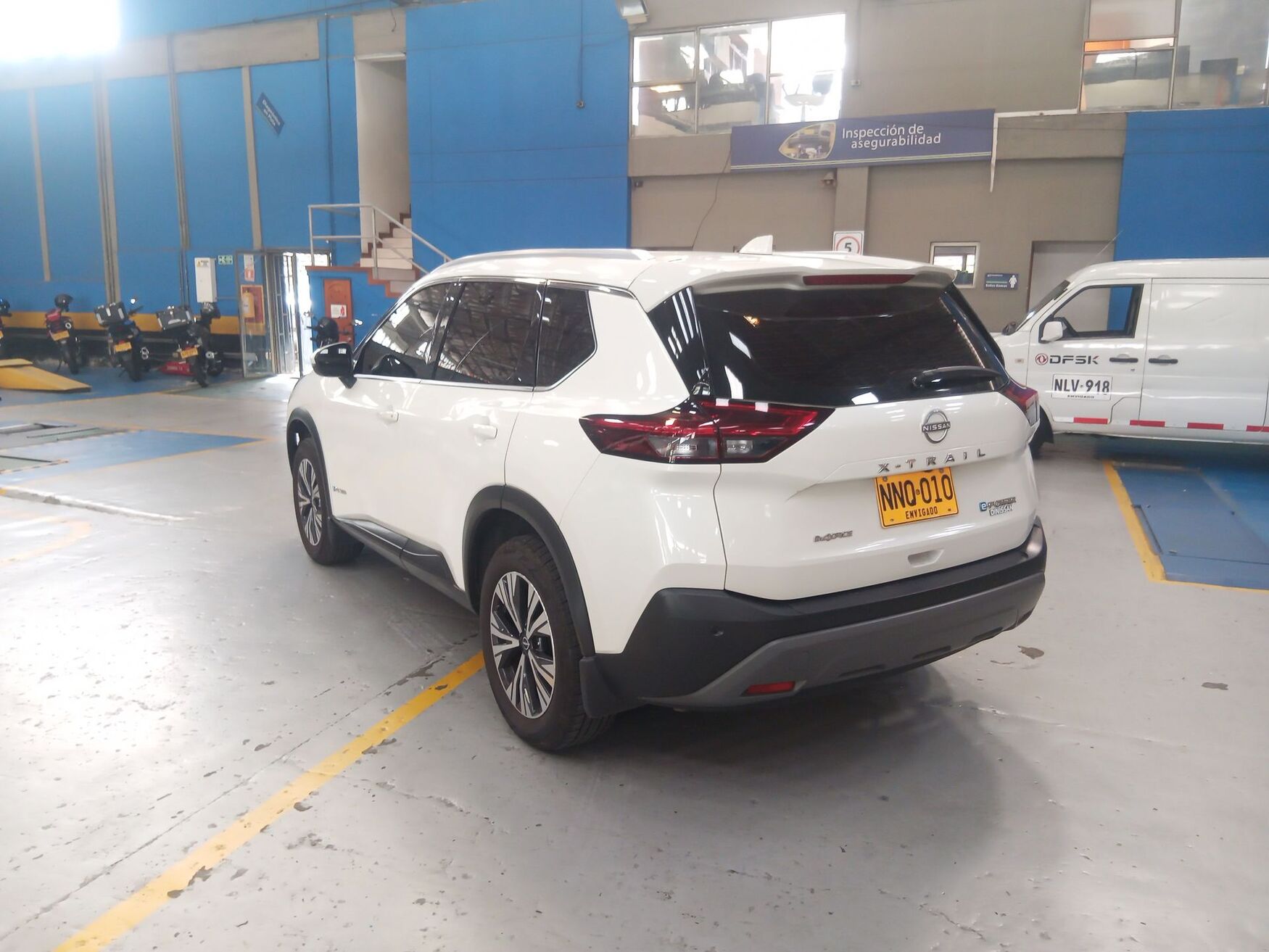 NISSAN X-TRAIL 2024