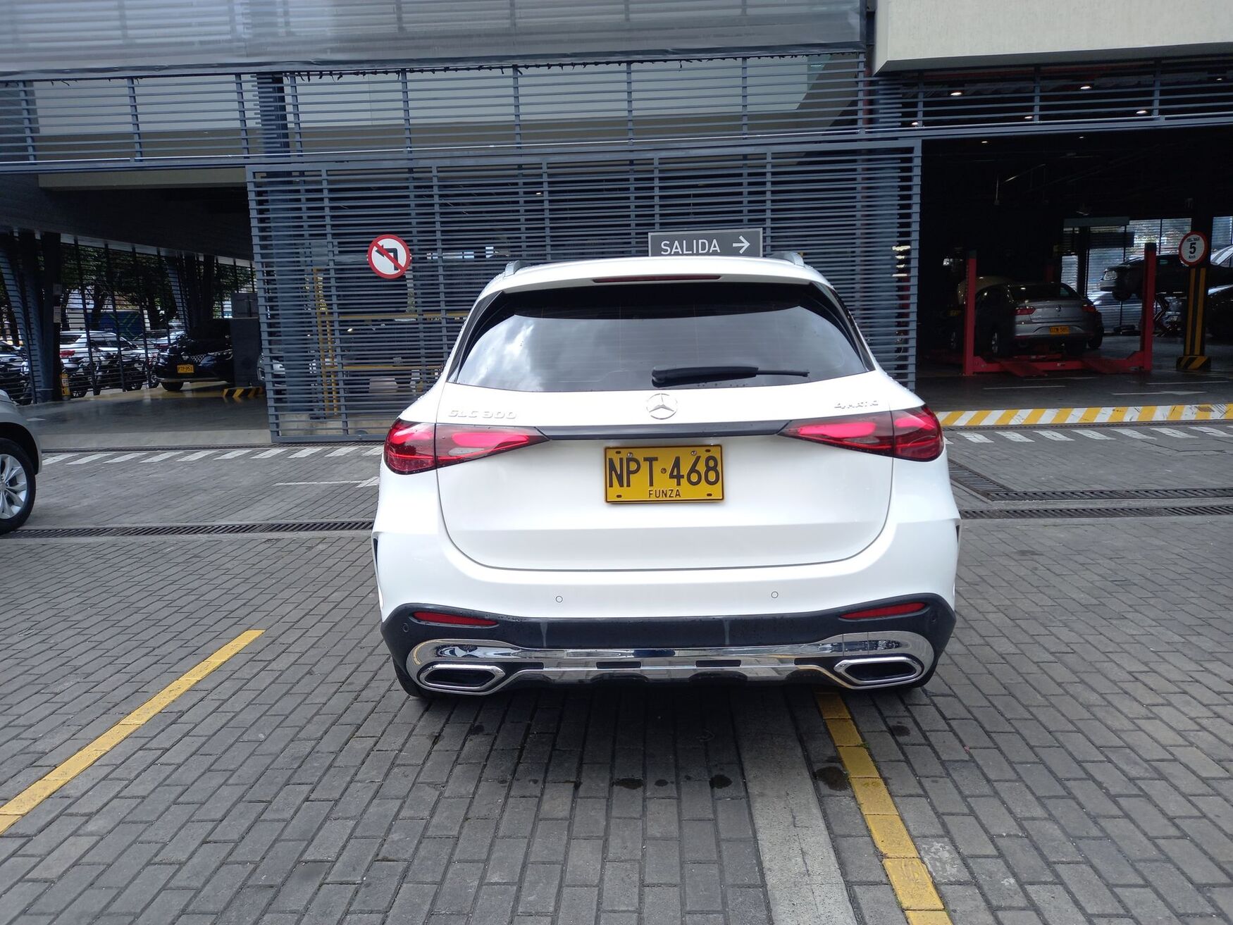 MERCEDES-BENZ GLC 300 2024