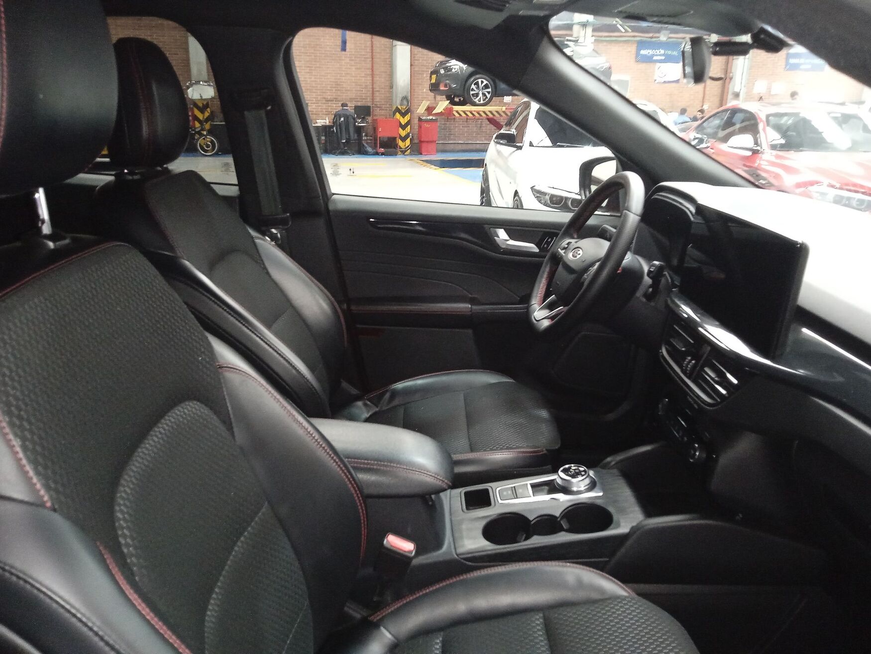 FORD ESCAPE 2024