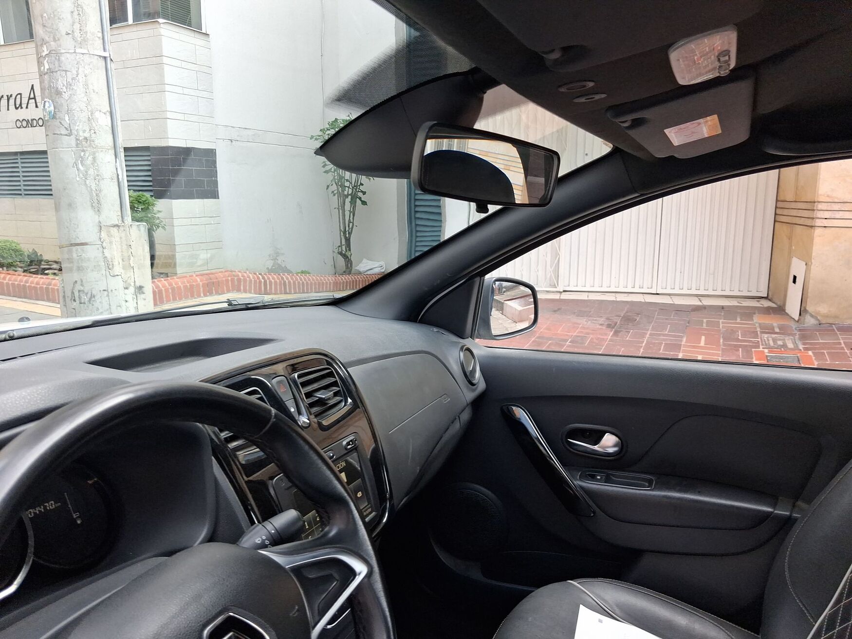 RENAULT LOGAN 2024