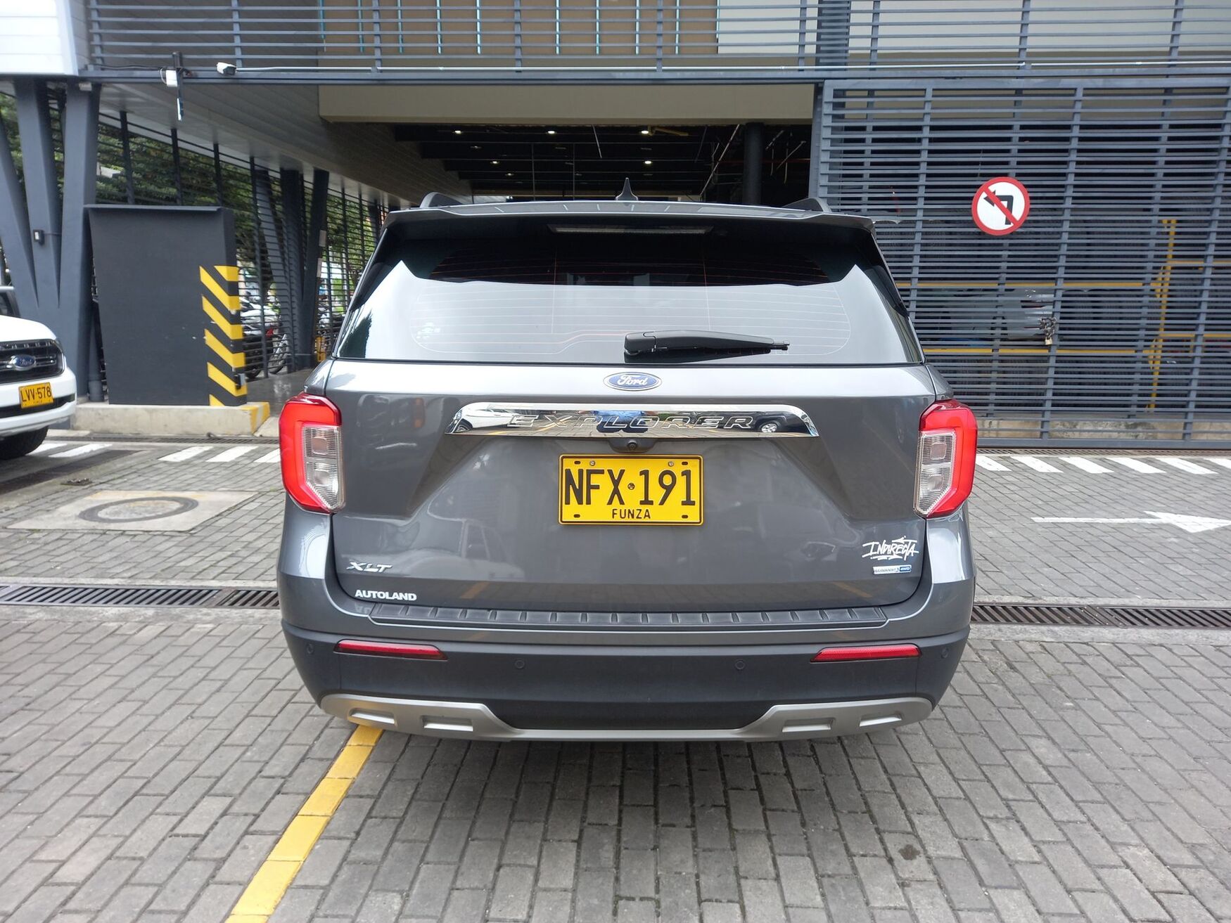FORD EXPLORER 2023