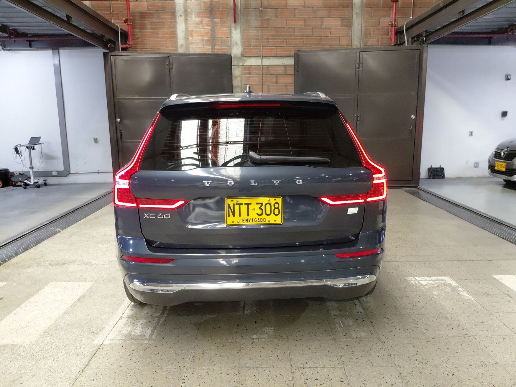 VOLVO XC60 2024