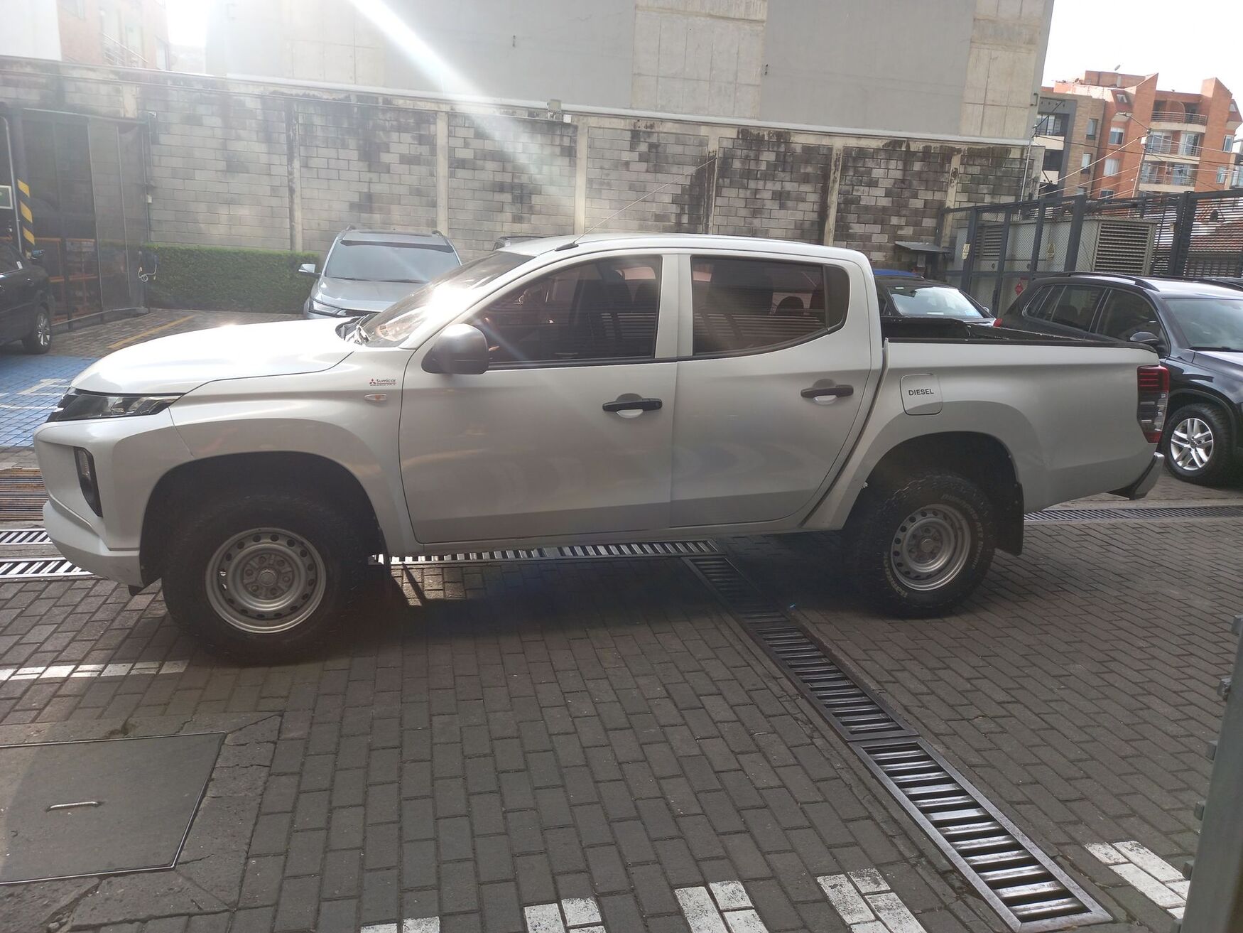 MITSUBISHI L200 2023