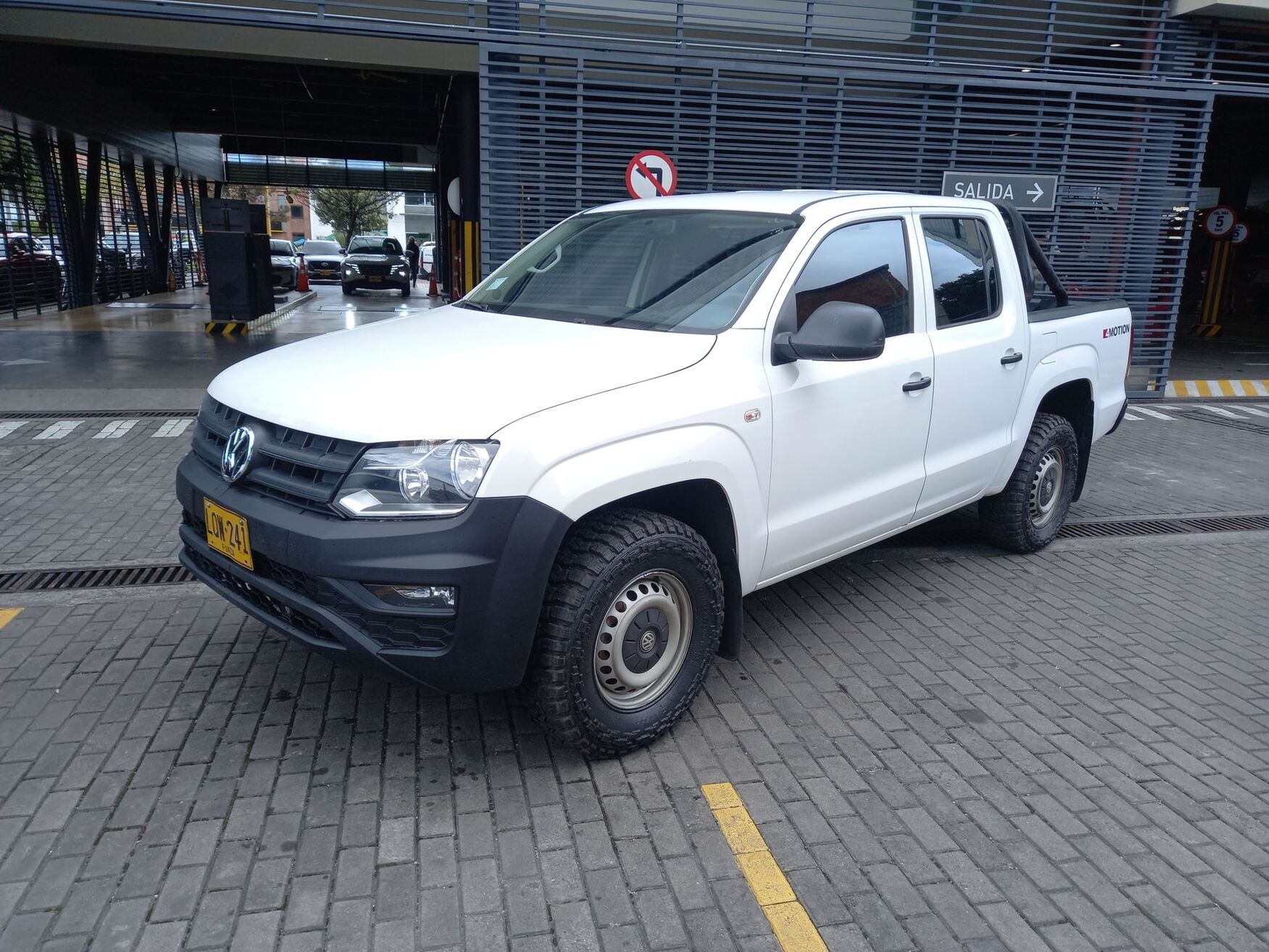 VOLKSWAGEN AMAROK 2023