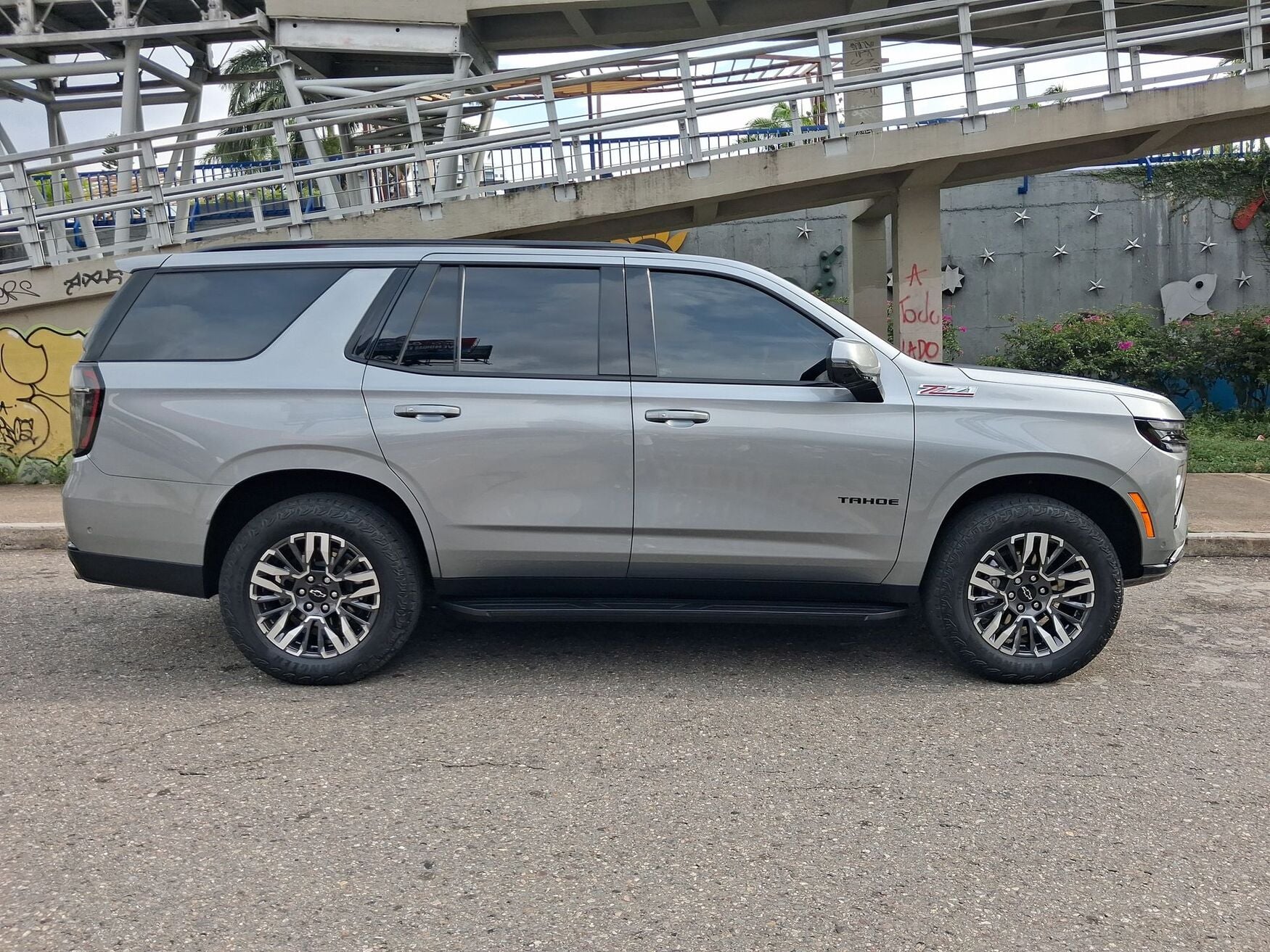 CHEVROLET TAHOE 2025