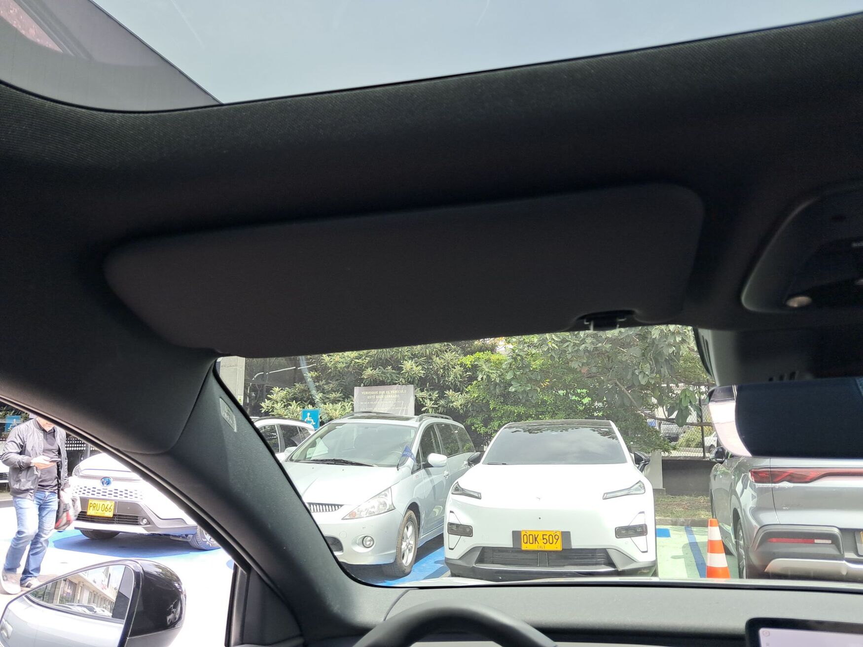VOLVO XC30 2024