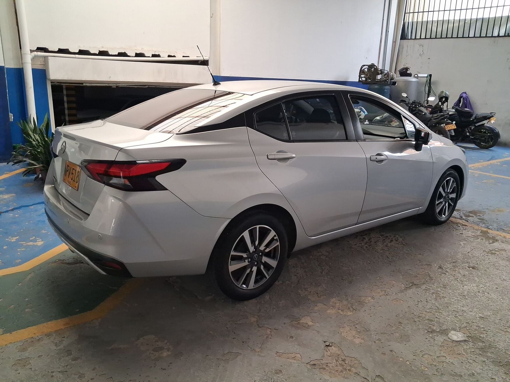 NISSAN VERSA 2025