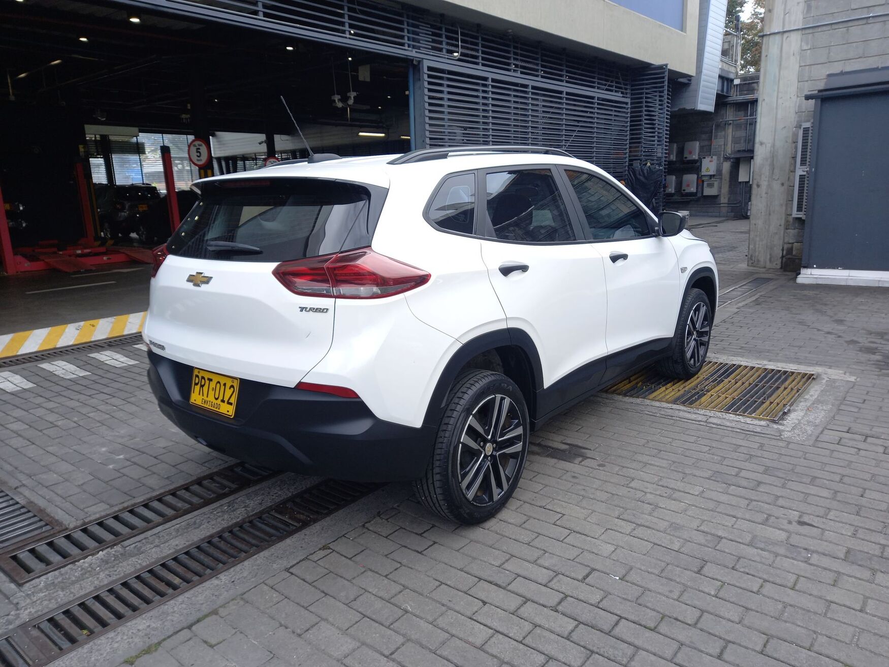 CHEVROLET TRACKER 2025